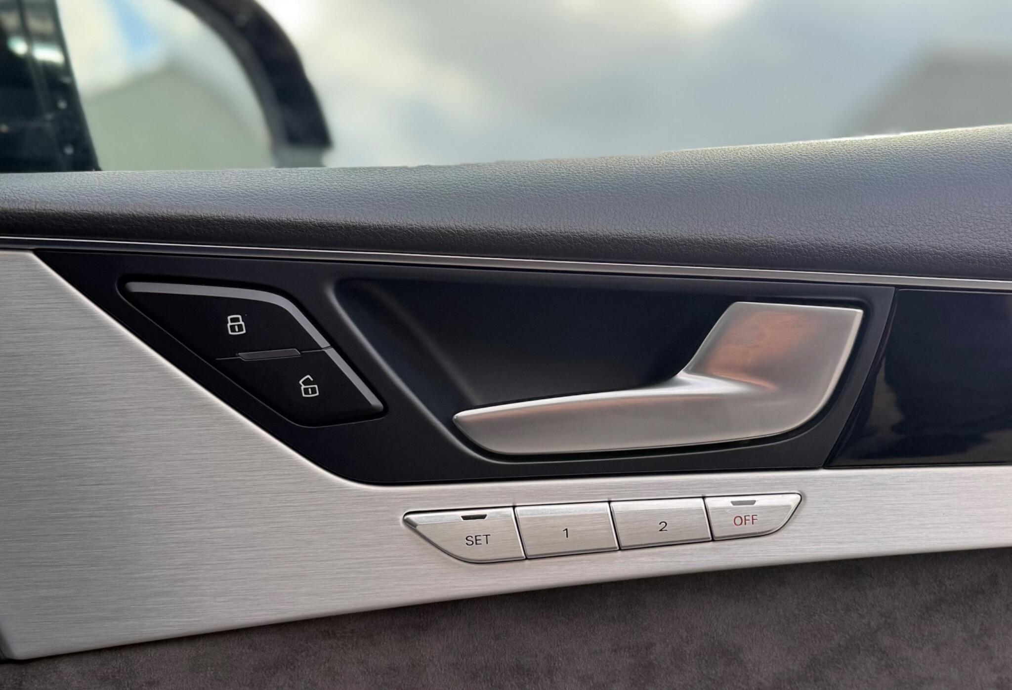 Audi A8 - Image 47
