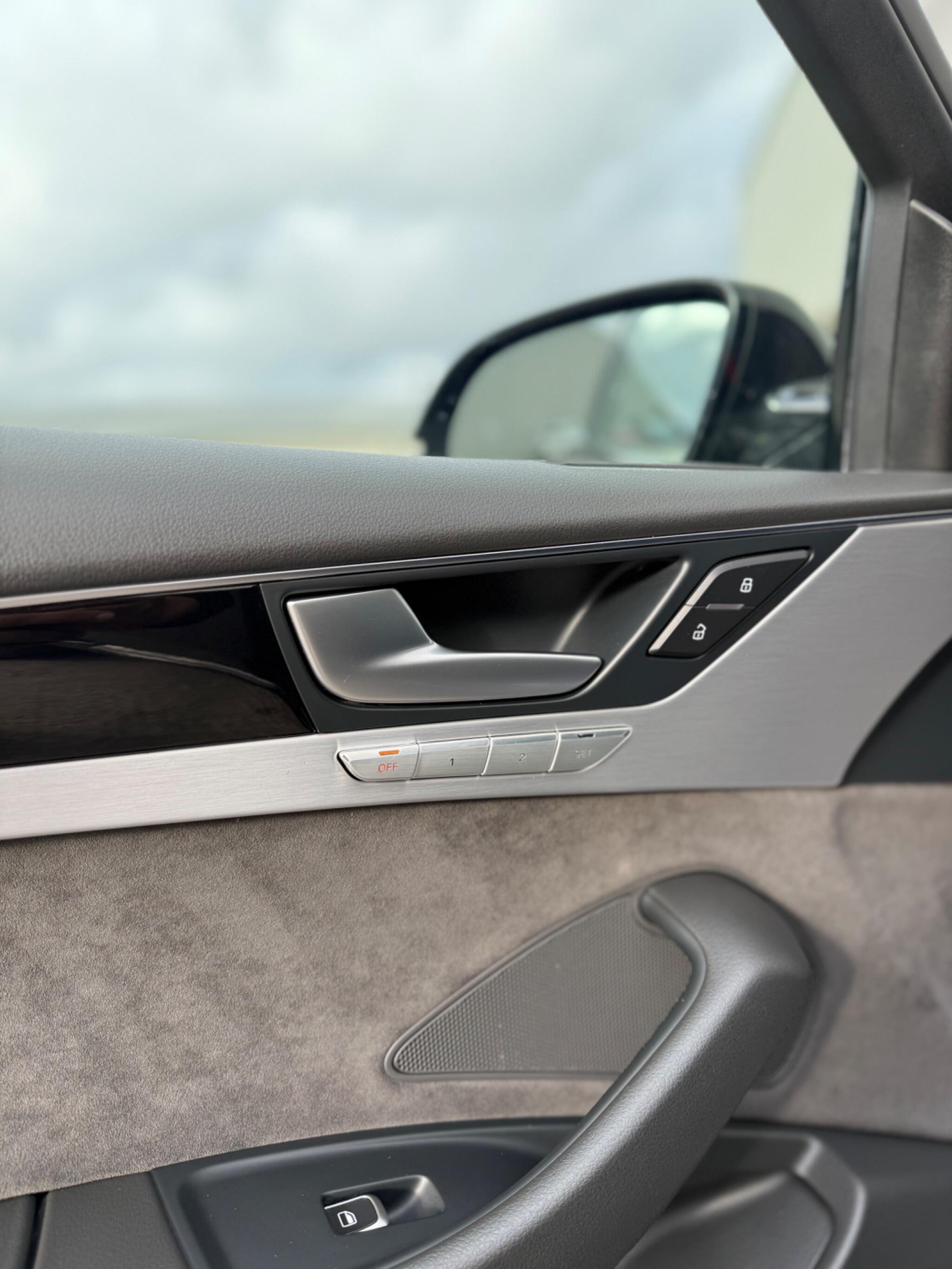 Audi A8 - Image 48