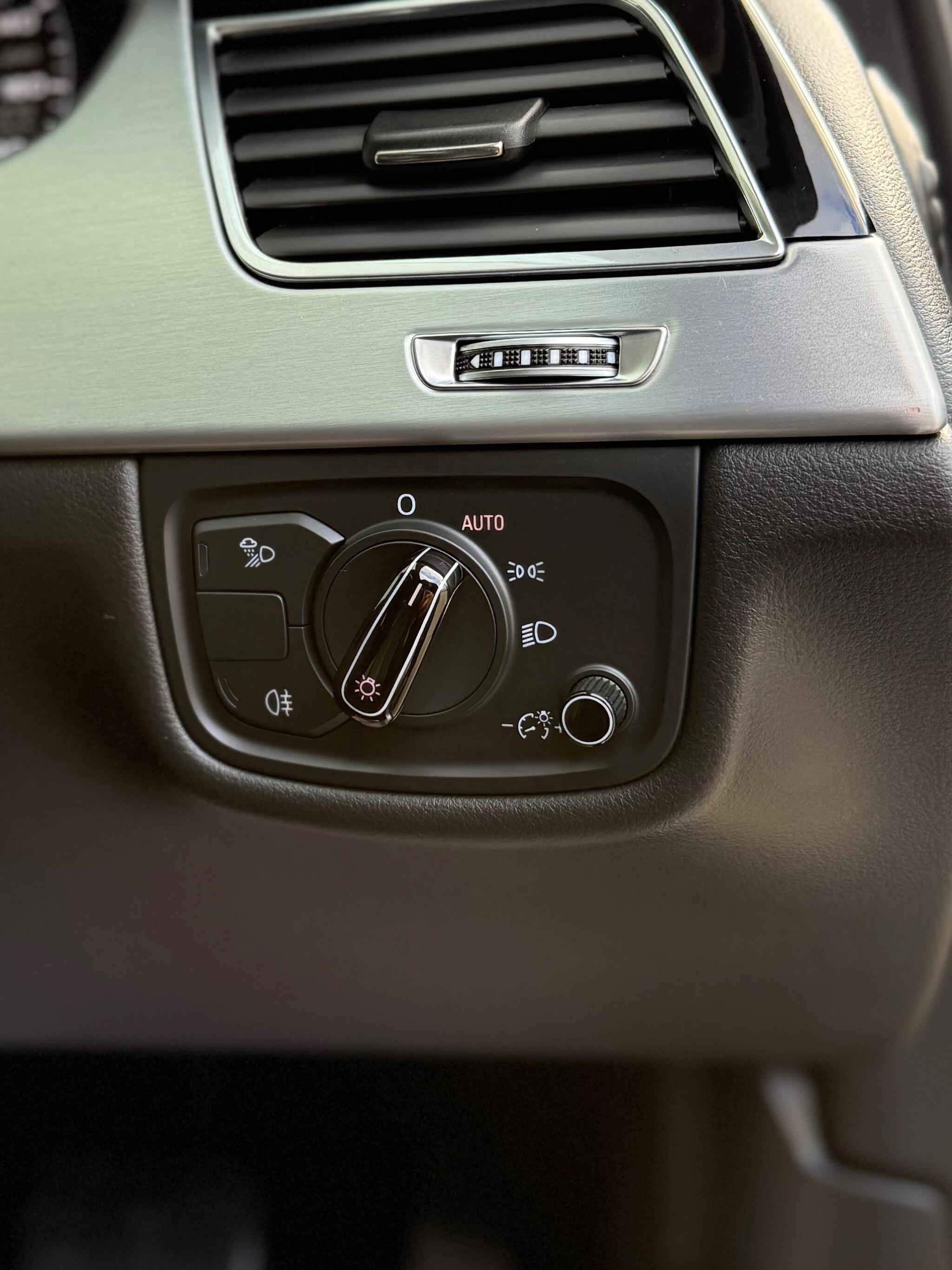 Audi A8 - Image 52