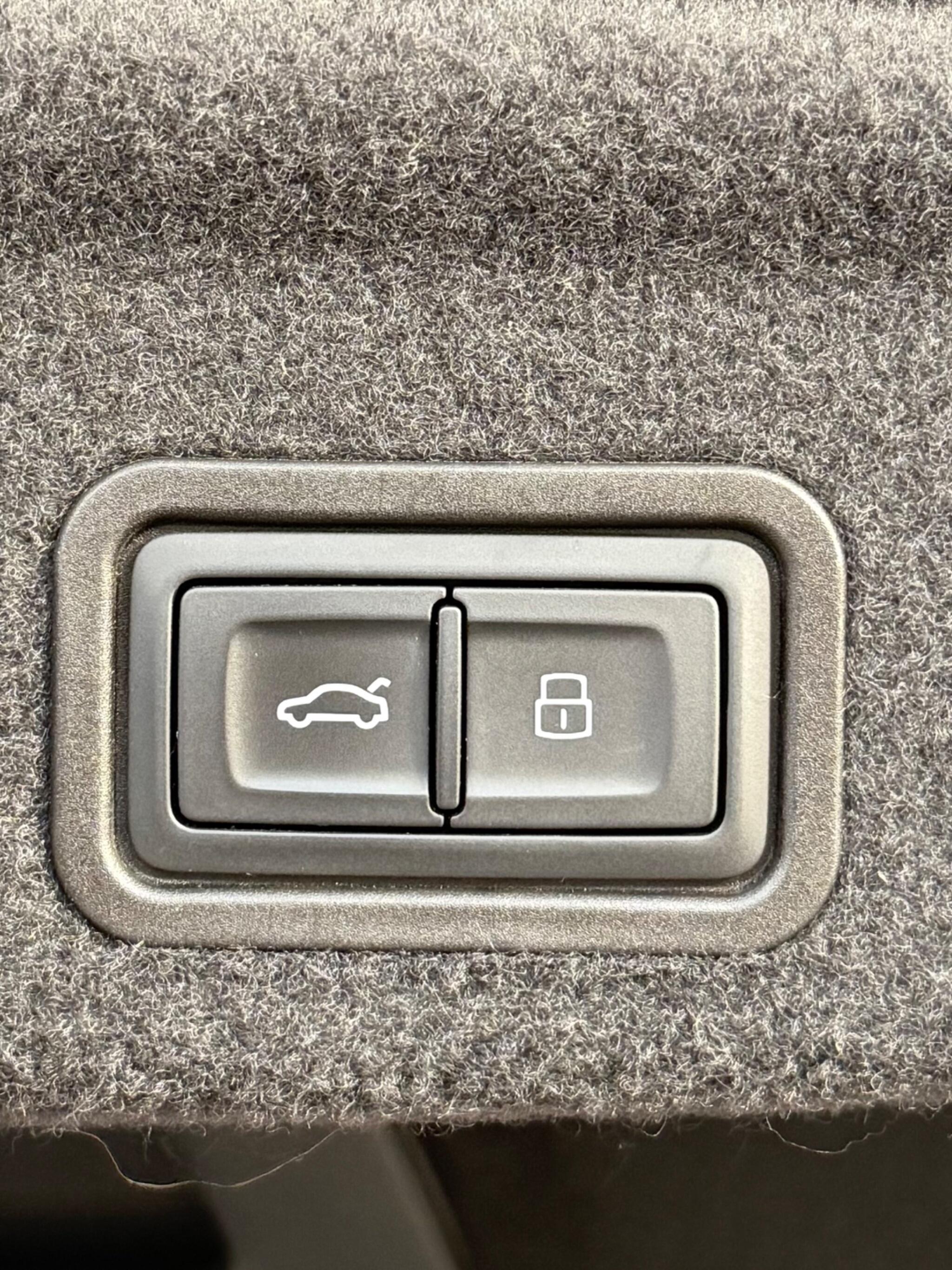Audi A8 - Image 54