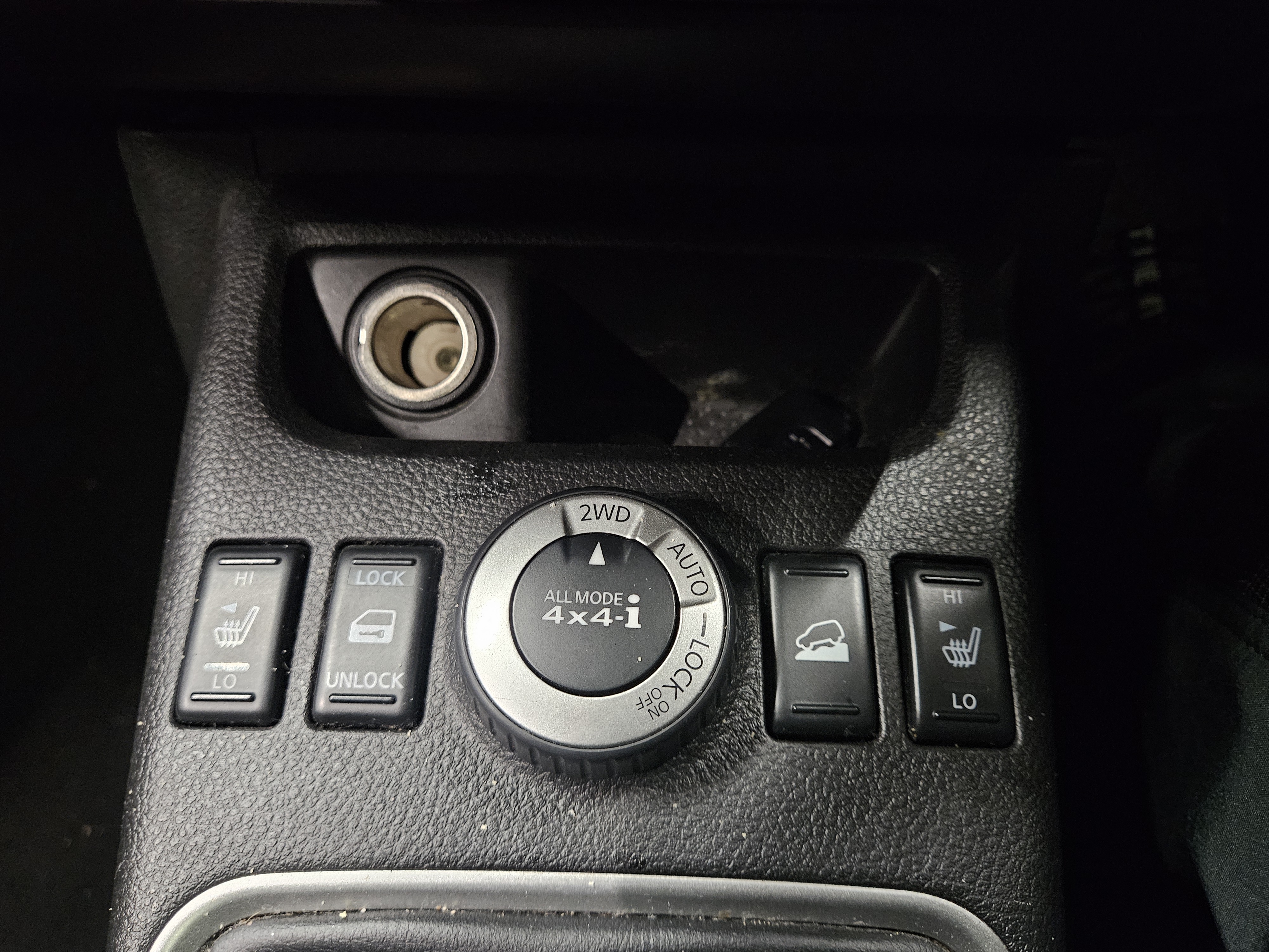 Nissan X-Trail - Image 28