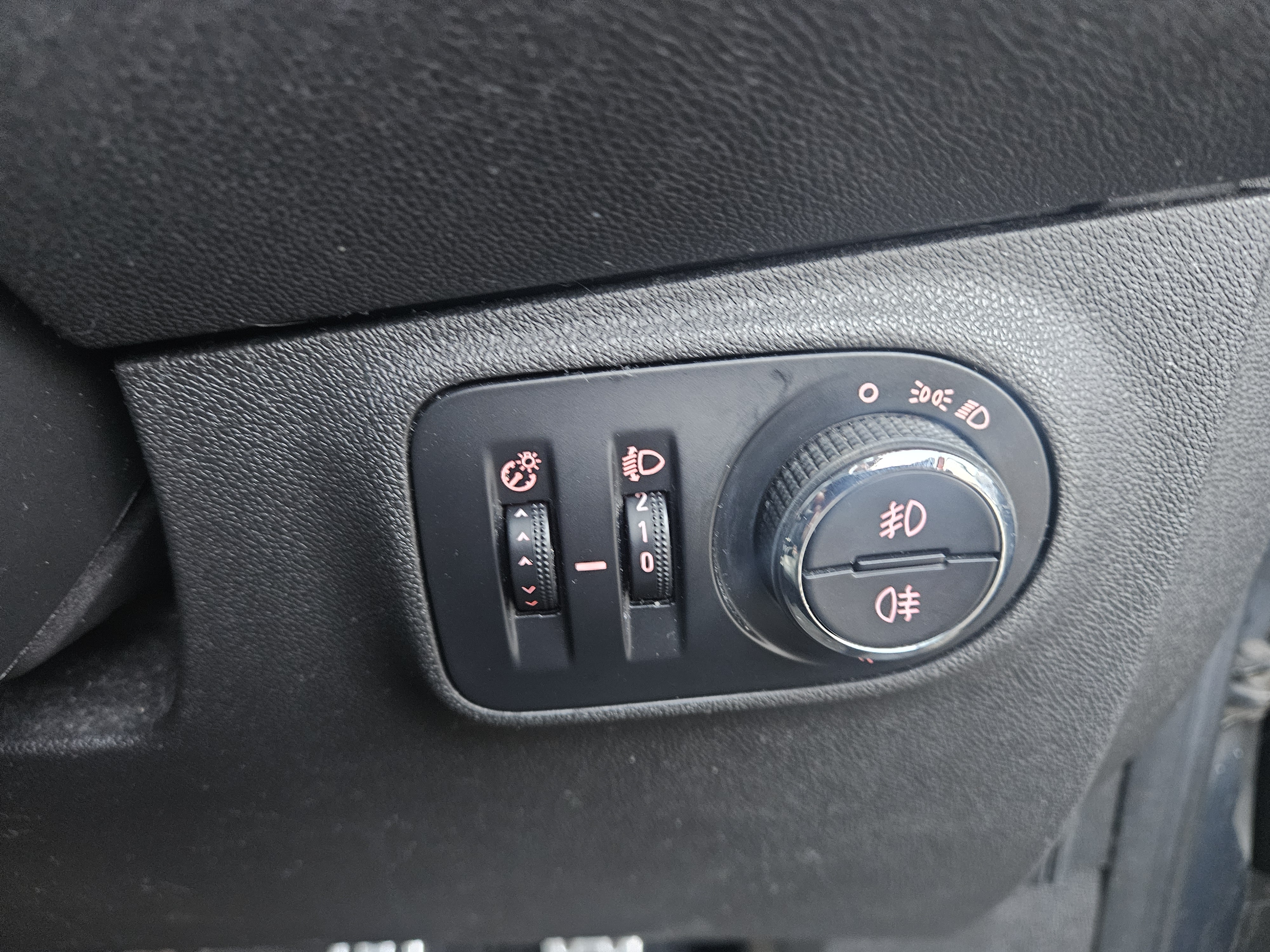 Vauxhall Corsa - Image 13