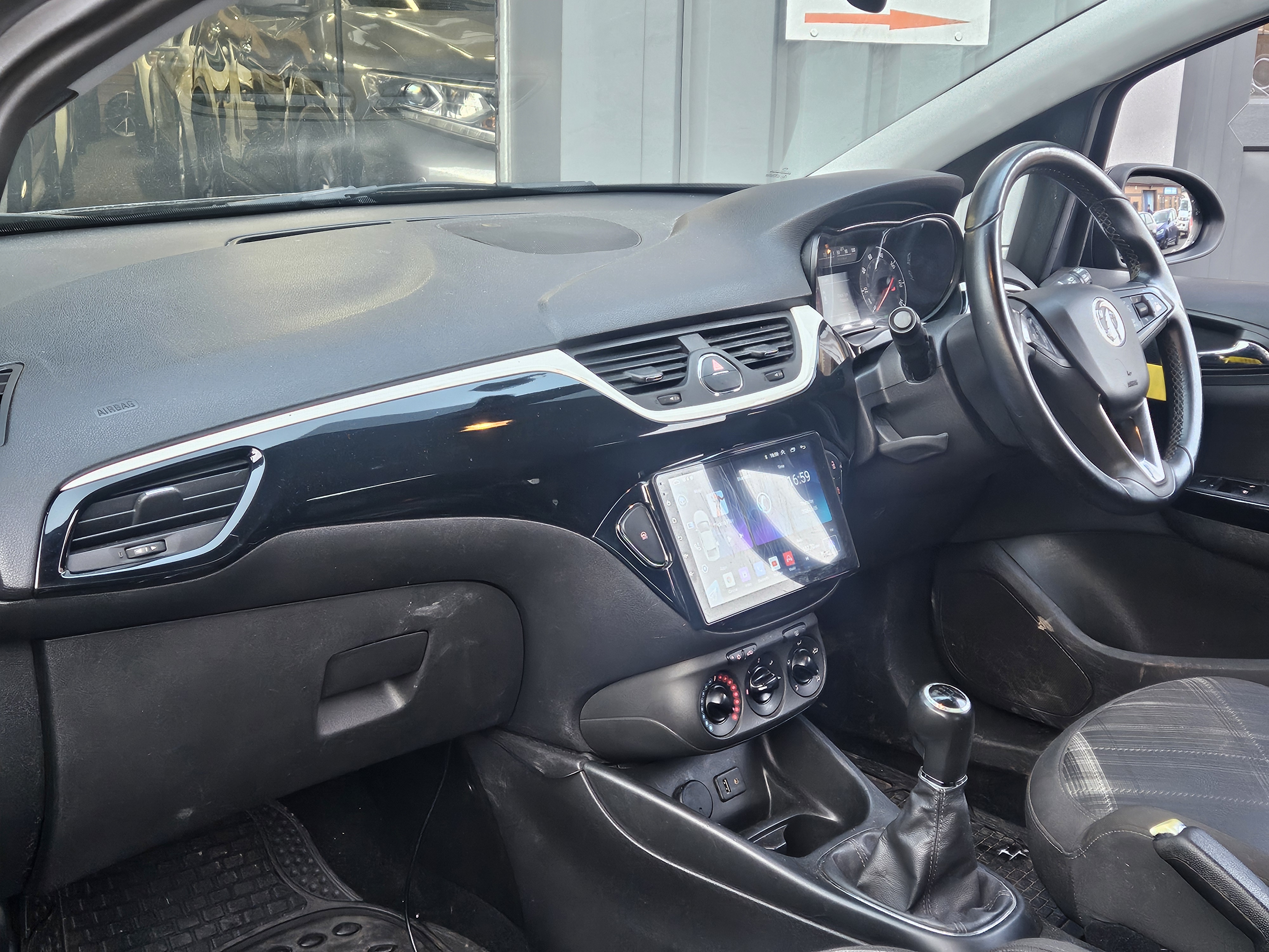 Vauxhall Corsa - Image 18