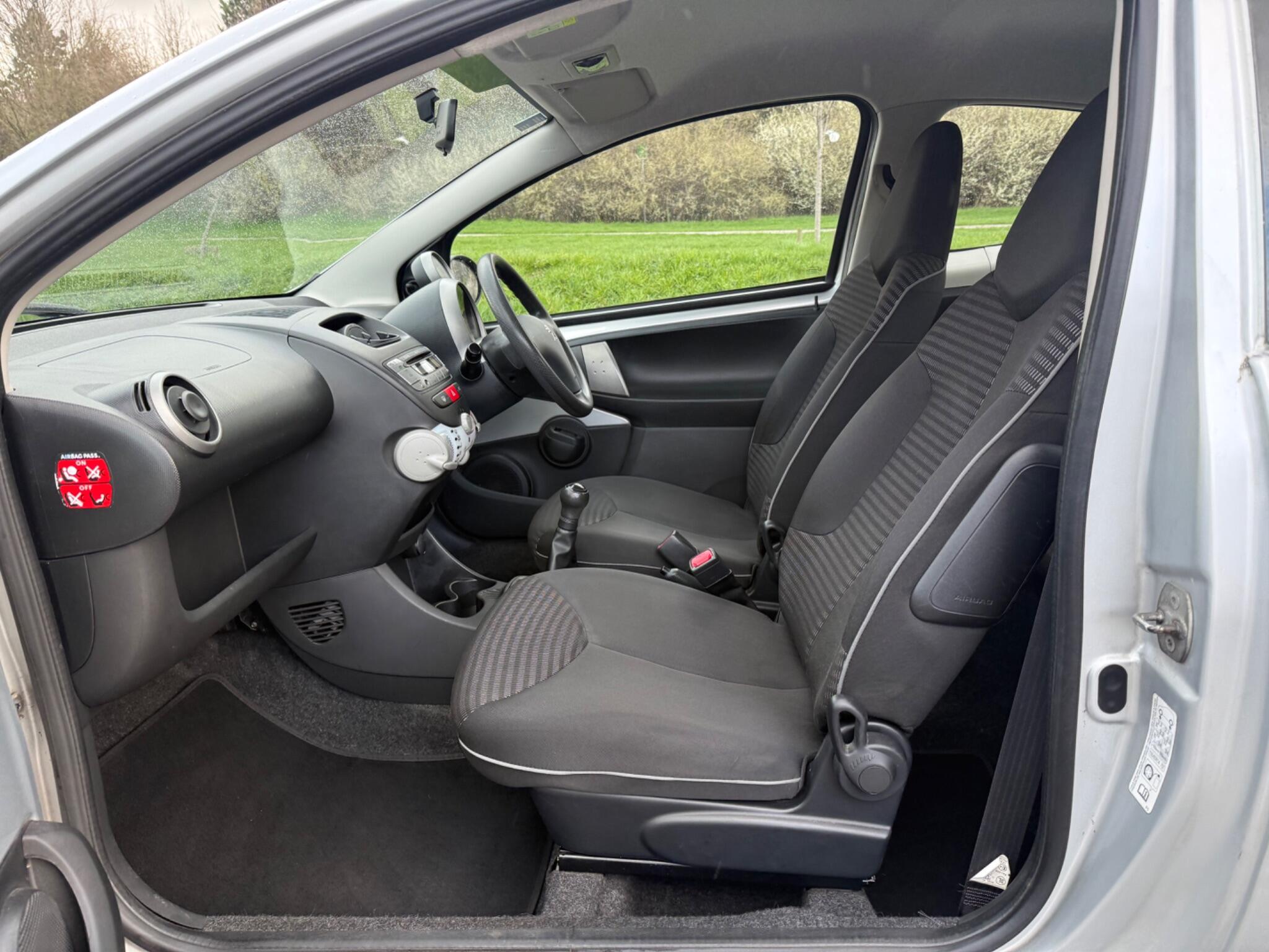 Peugeot 107 - Image 2