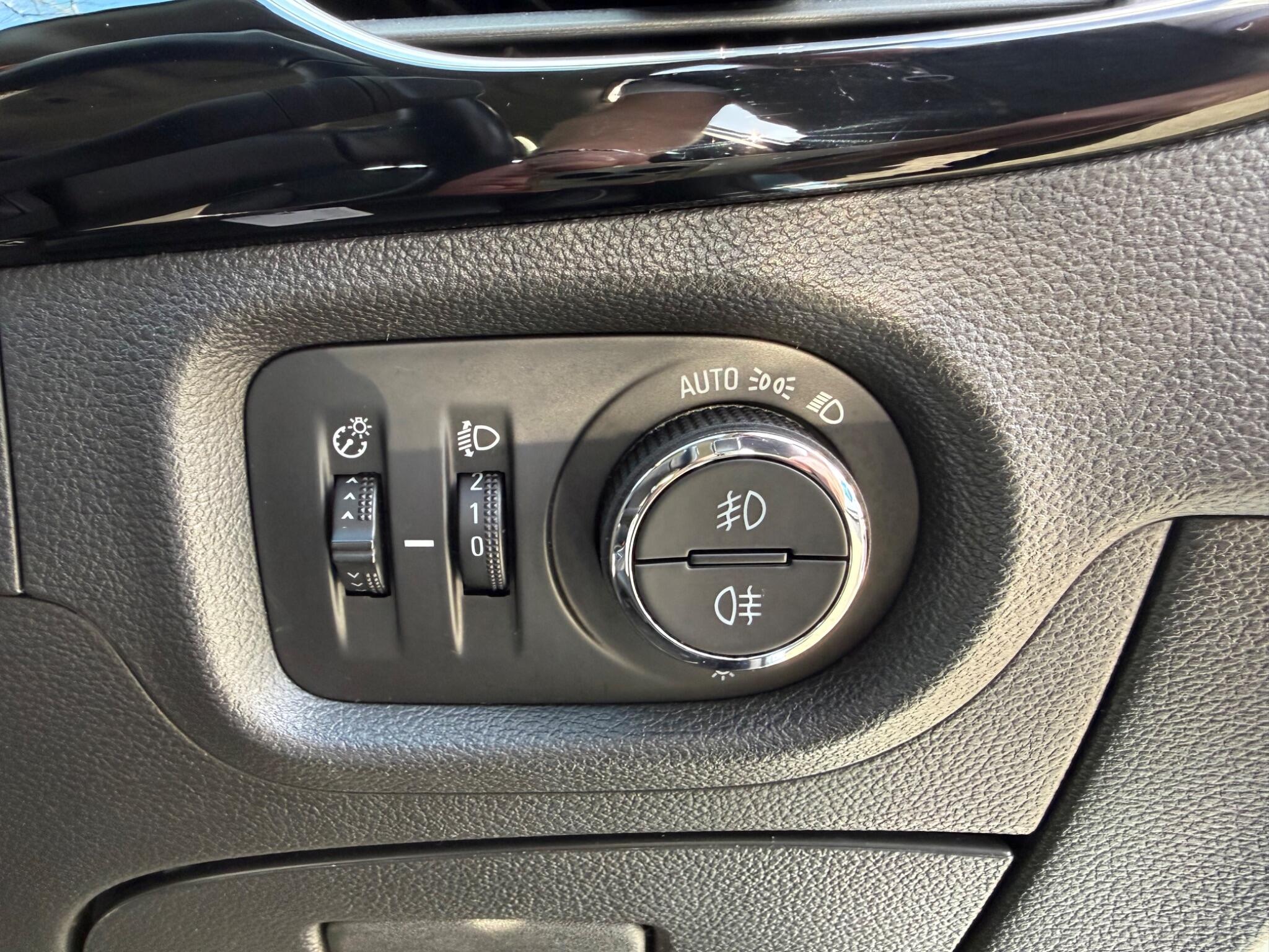 Vauxhall Astra - Image 25