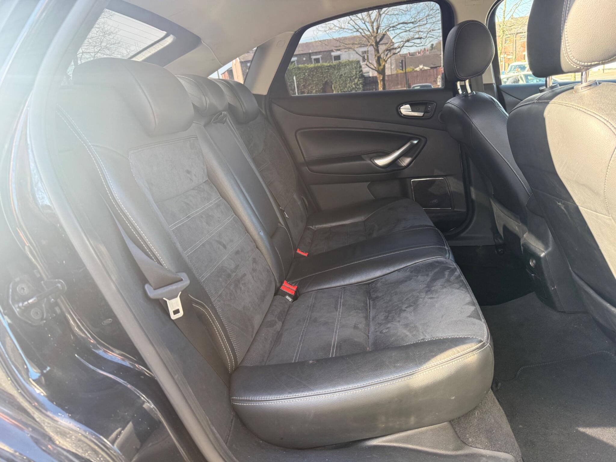 Ford Mondeo - Image 12