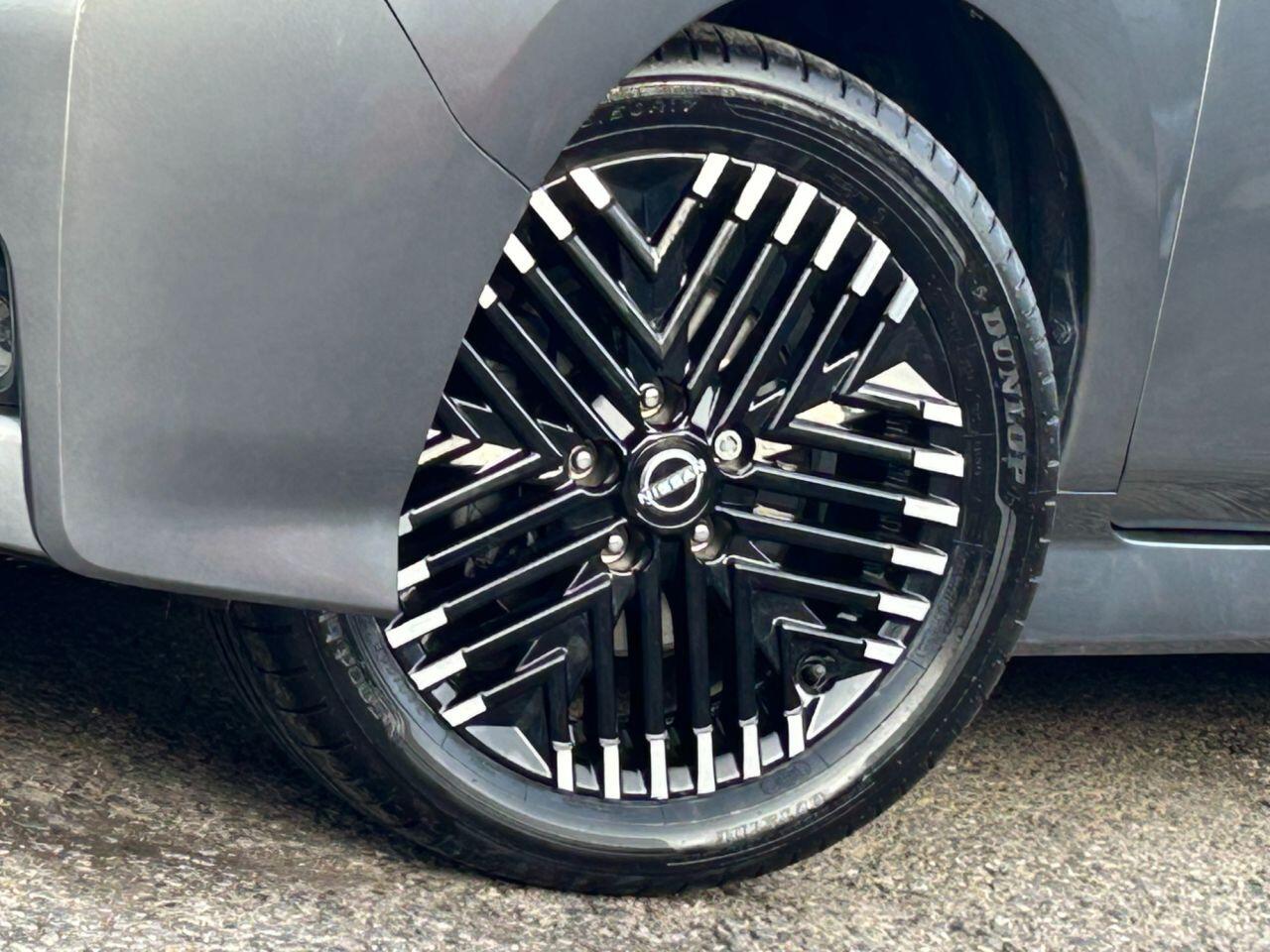 Nissan Leaf - Image 25