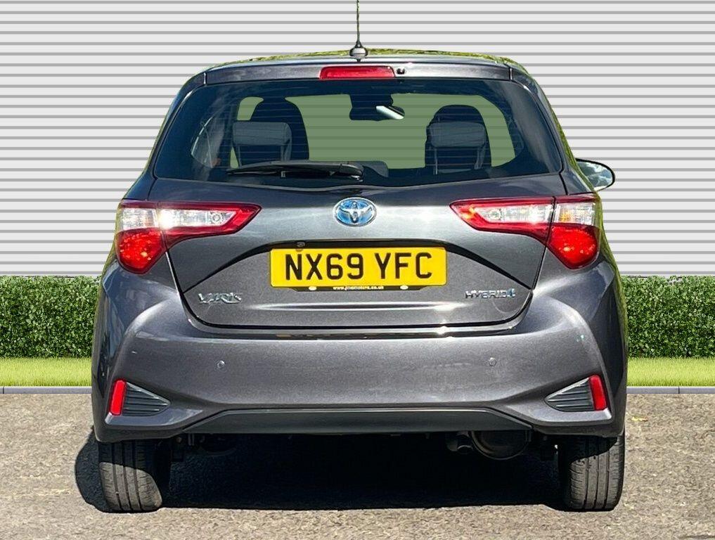 Toyota Yaris - Image 13