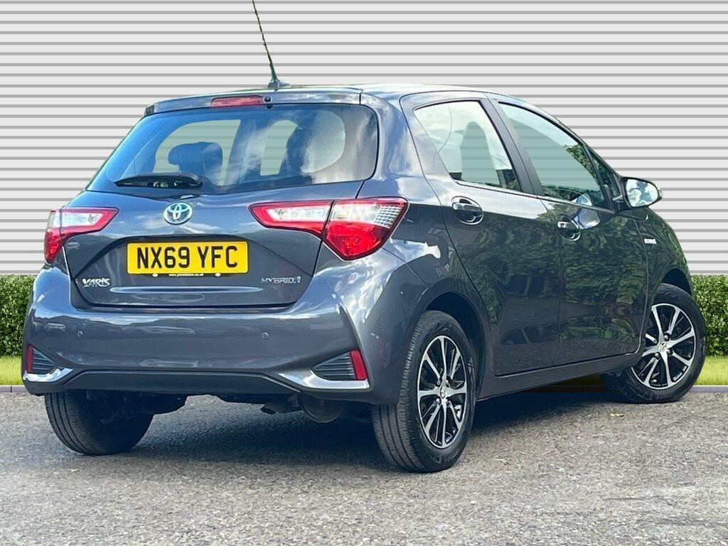 Toyota Yaris - Image 14