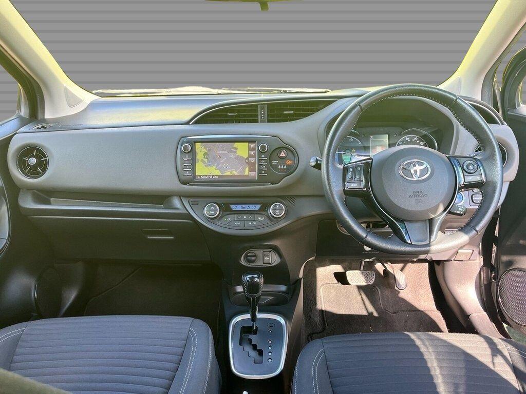 Toyota Yaris - Image 16