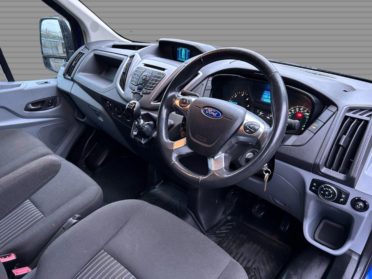 Ford Transit - Image 4