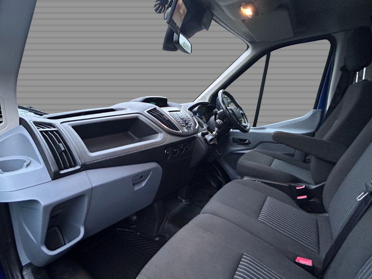 Ford Transit - Image 5