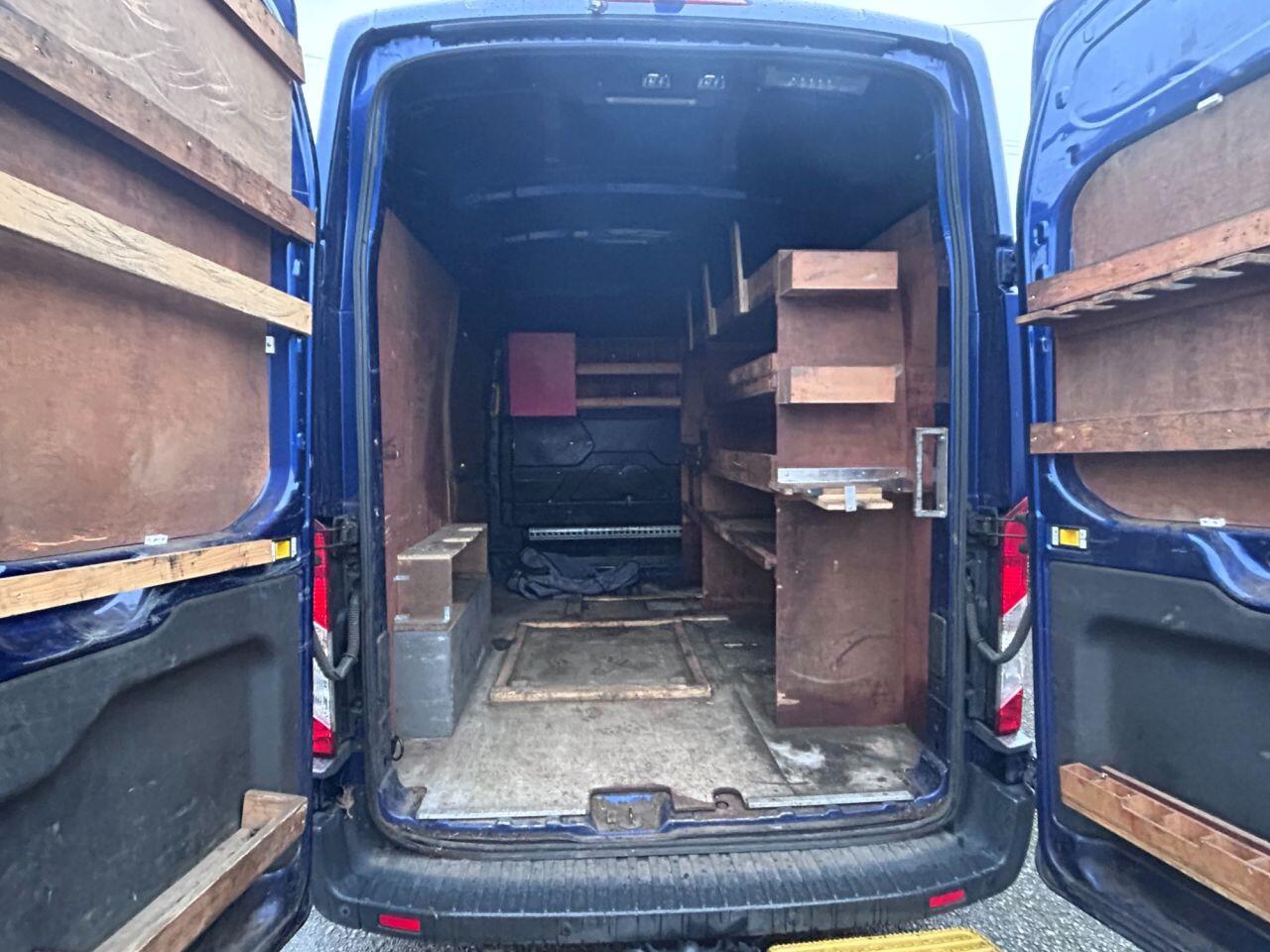 Ford Transit - Image 15