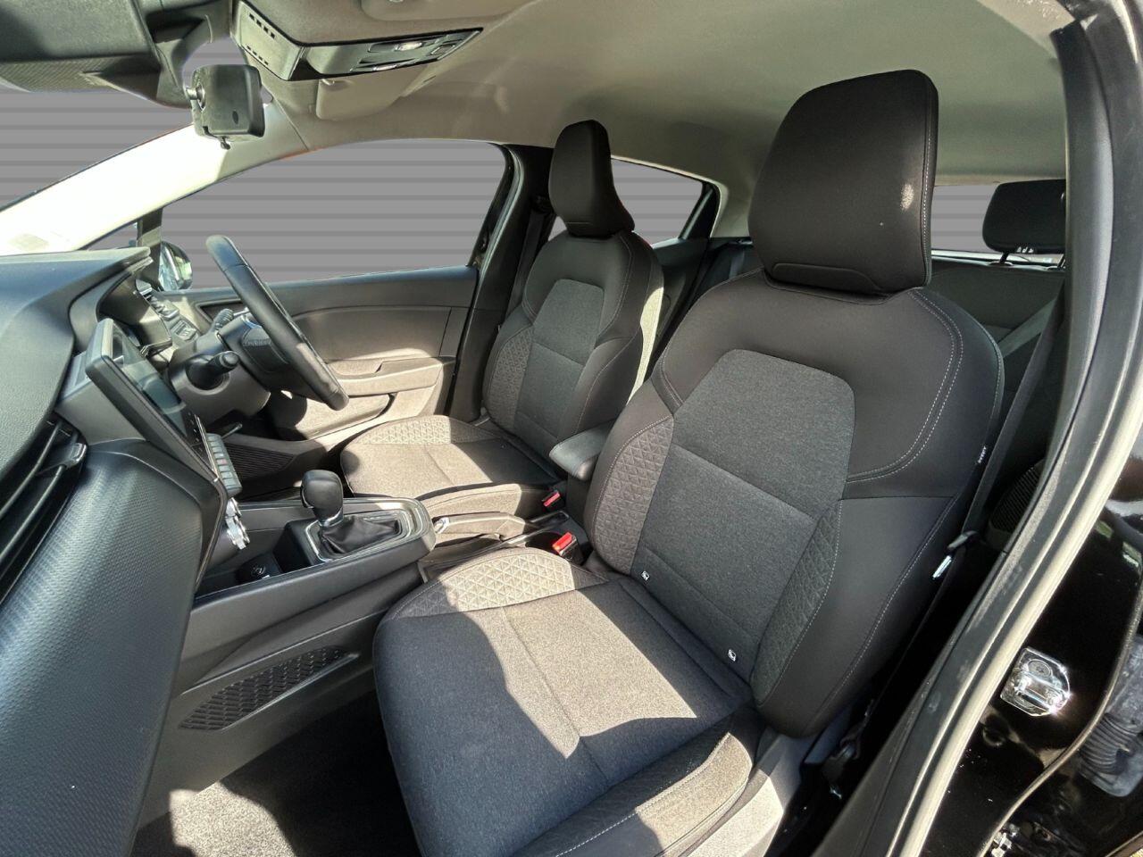 Renault Clio - Image 12