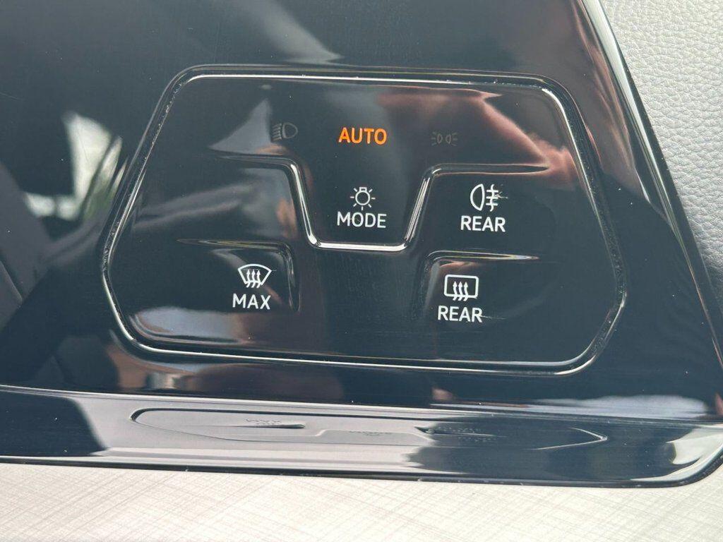 Volkswagen Golf - Image 18