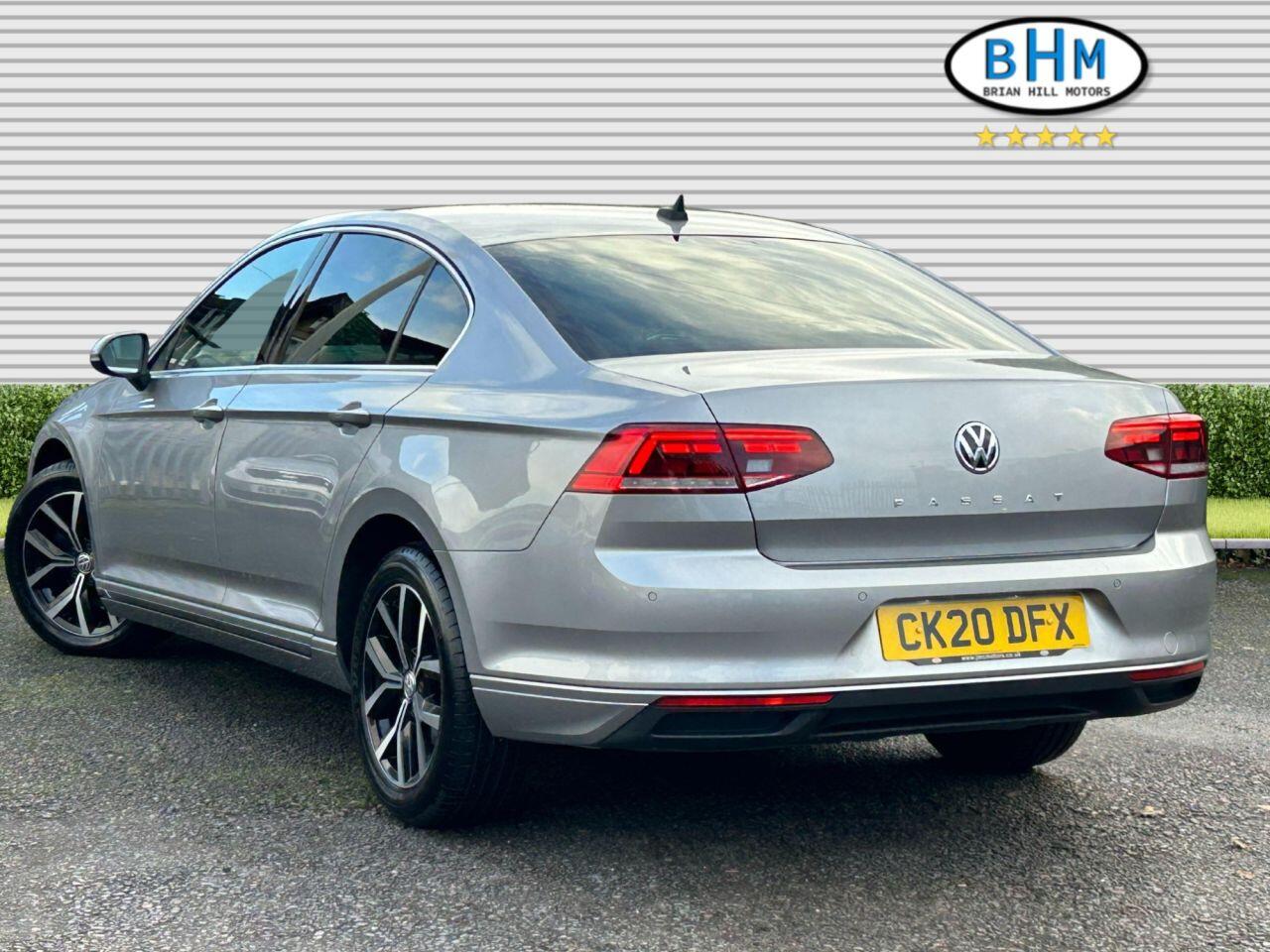 Volkswagen Passat - Image 11