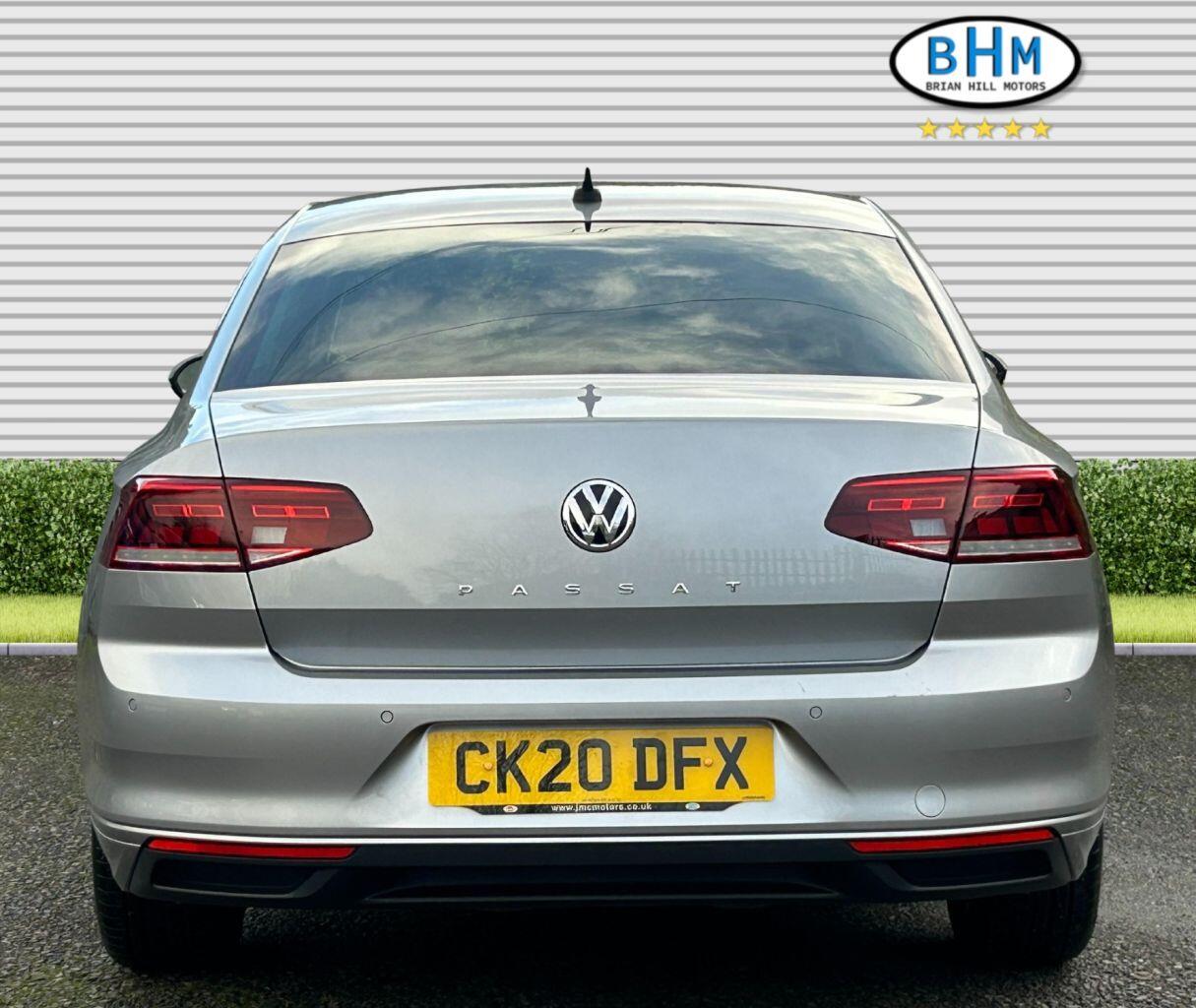 Volkswagen Passat - Image 12