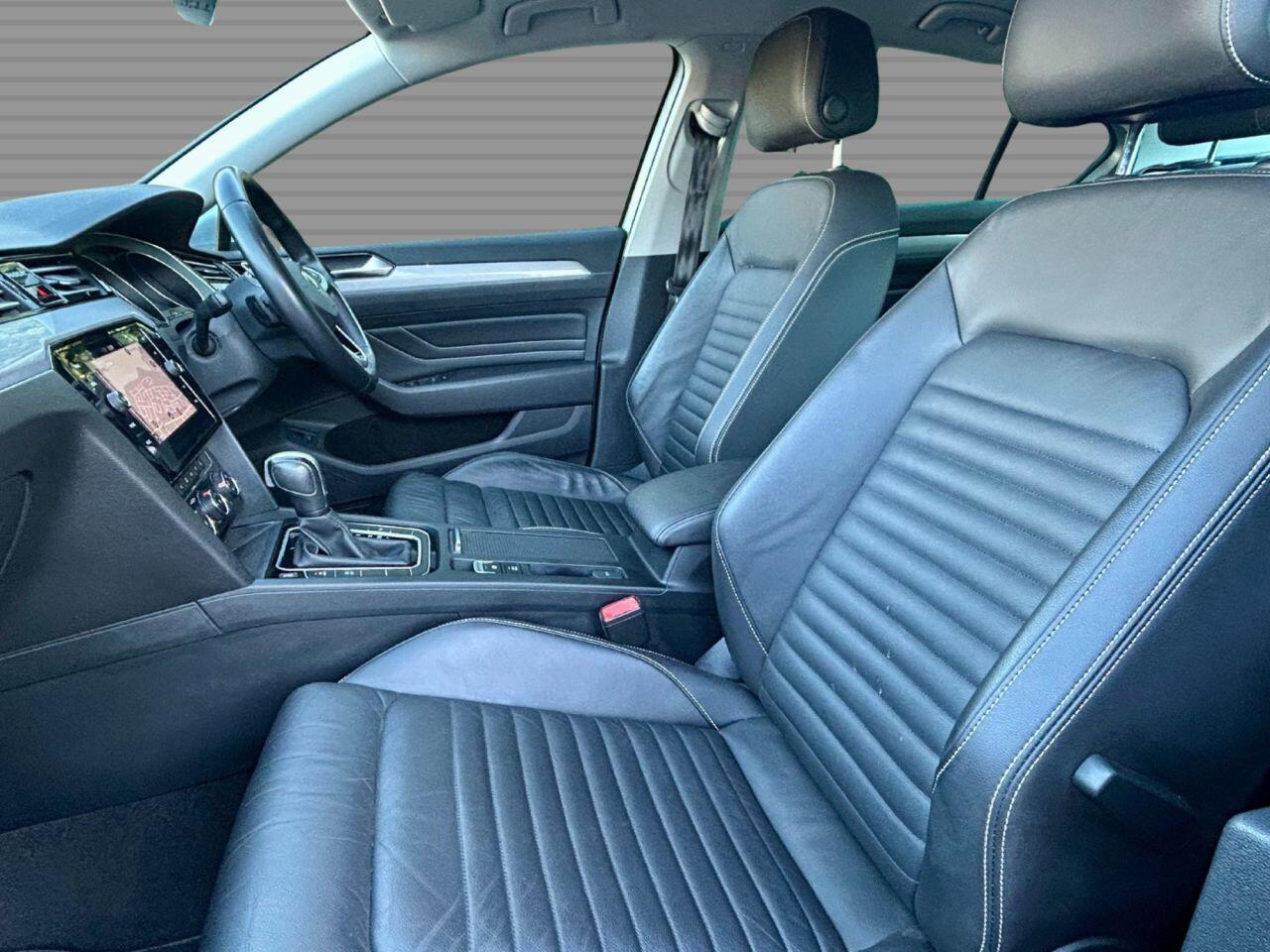 Volkswagen Passat - Image 17