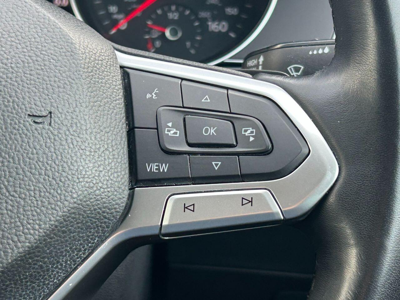 Volkswagen Passat - Image 25