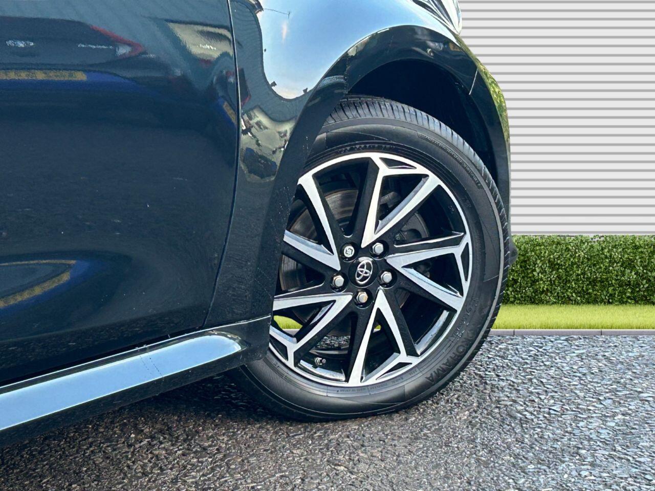 Toyota Yaris - Image 5