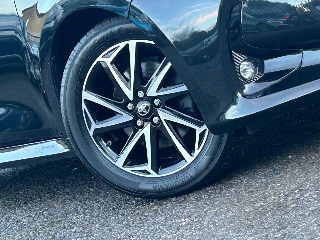 Toyota Yaris - Image 7