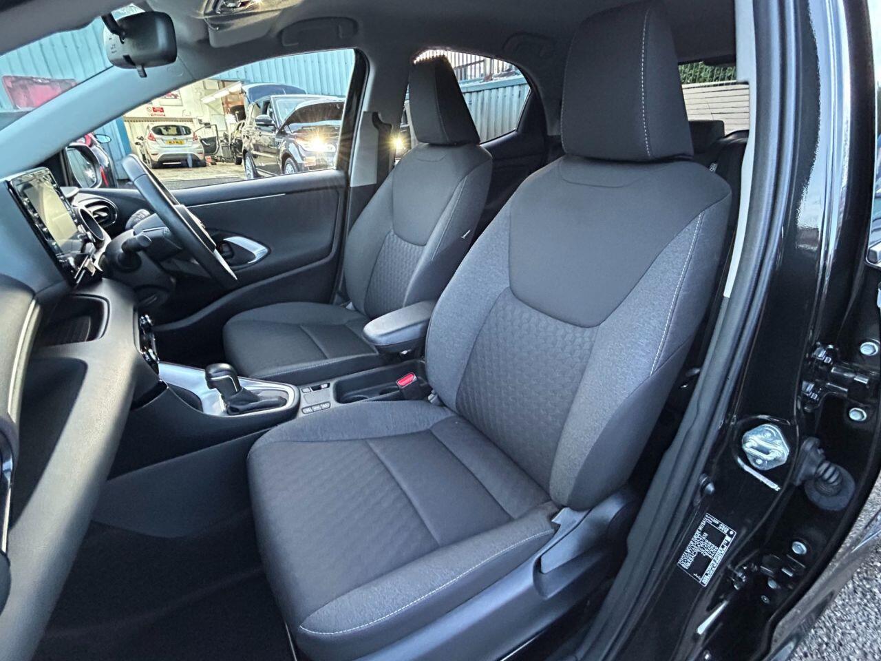 Toyota Yaris - Image 19