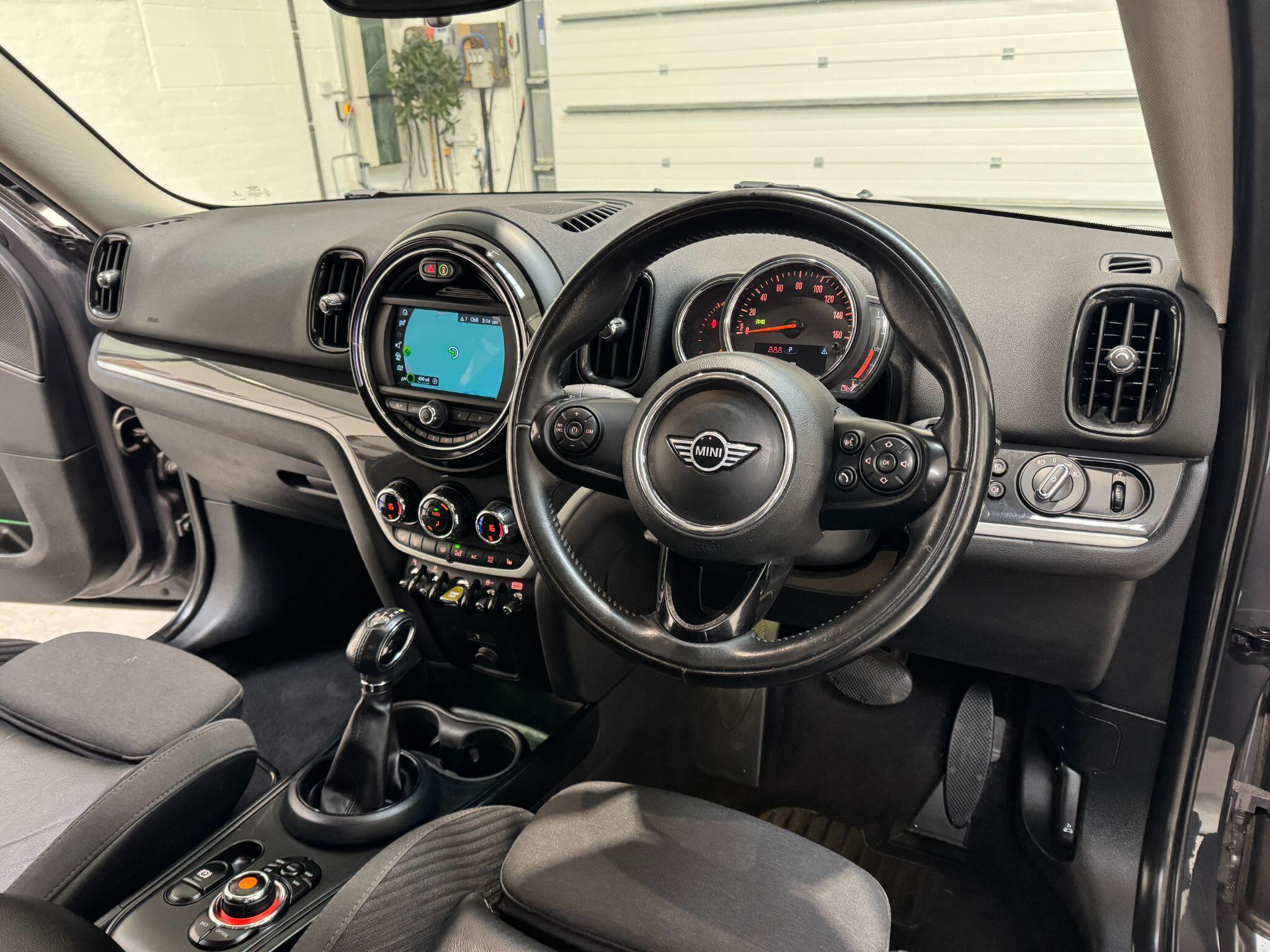 MINI Countryman - Image 2