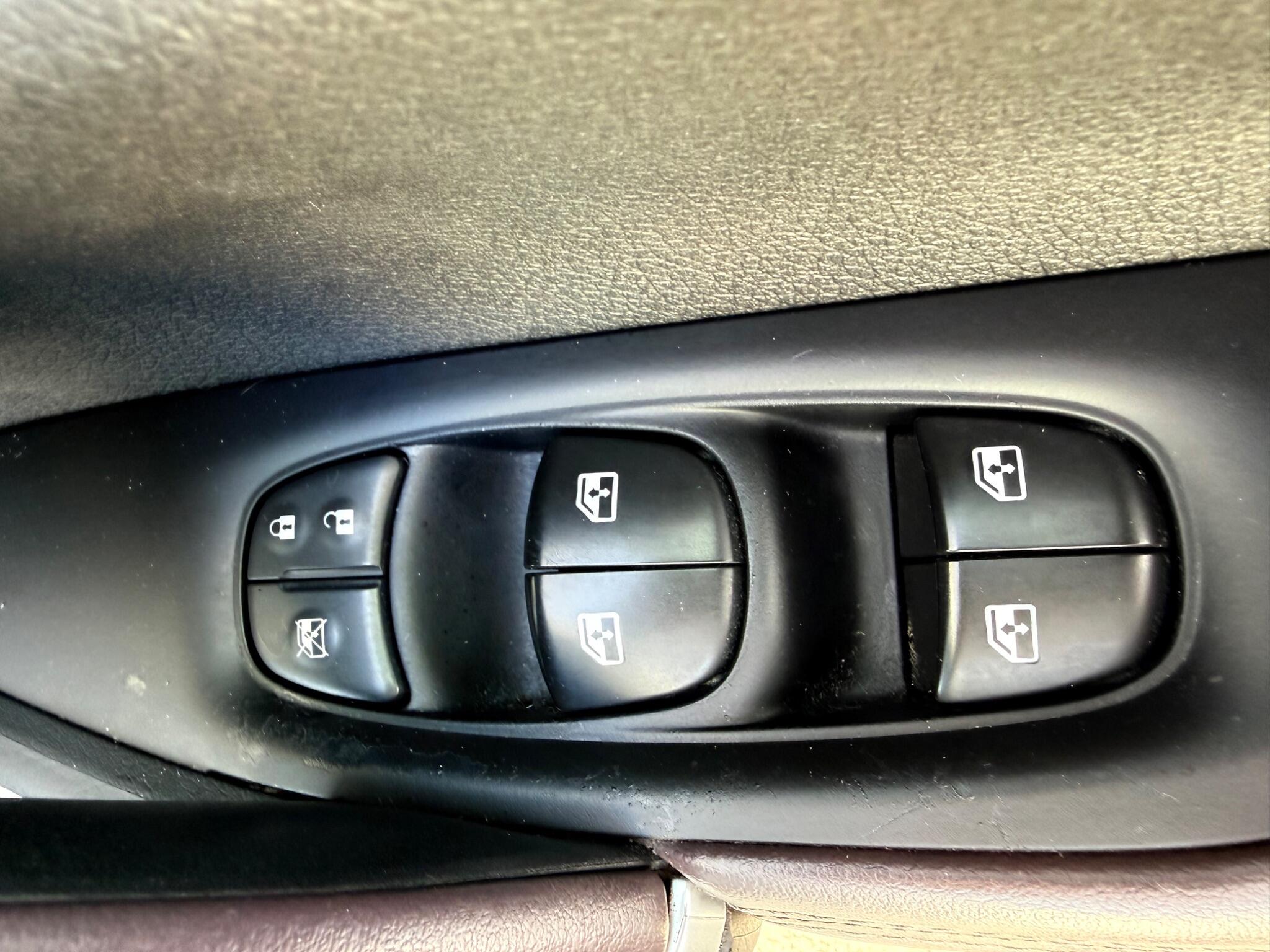 Nissan Qashqai - Image 26