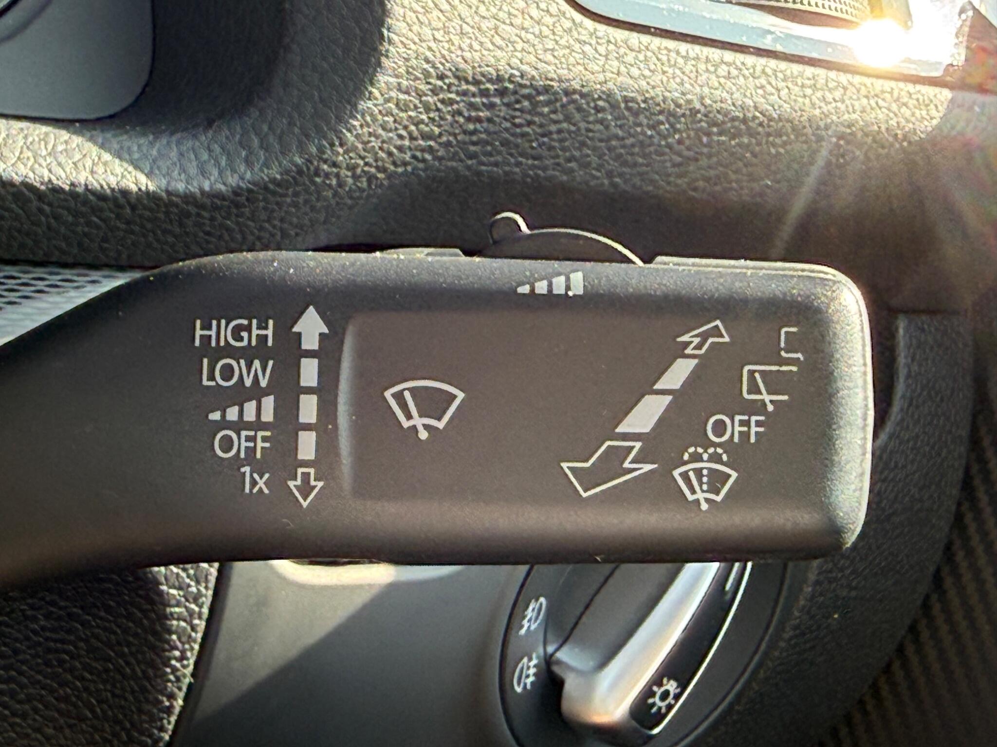 Volkswagen Scirocco - Image 27