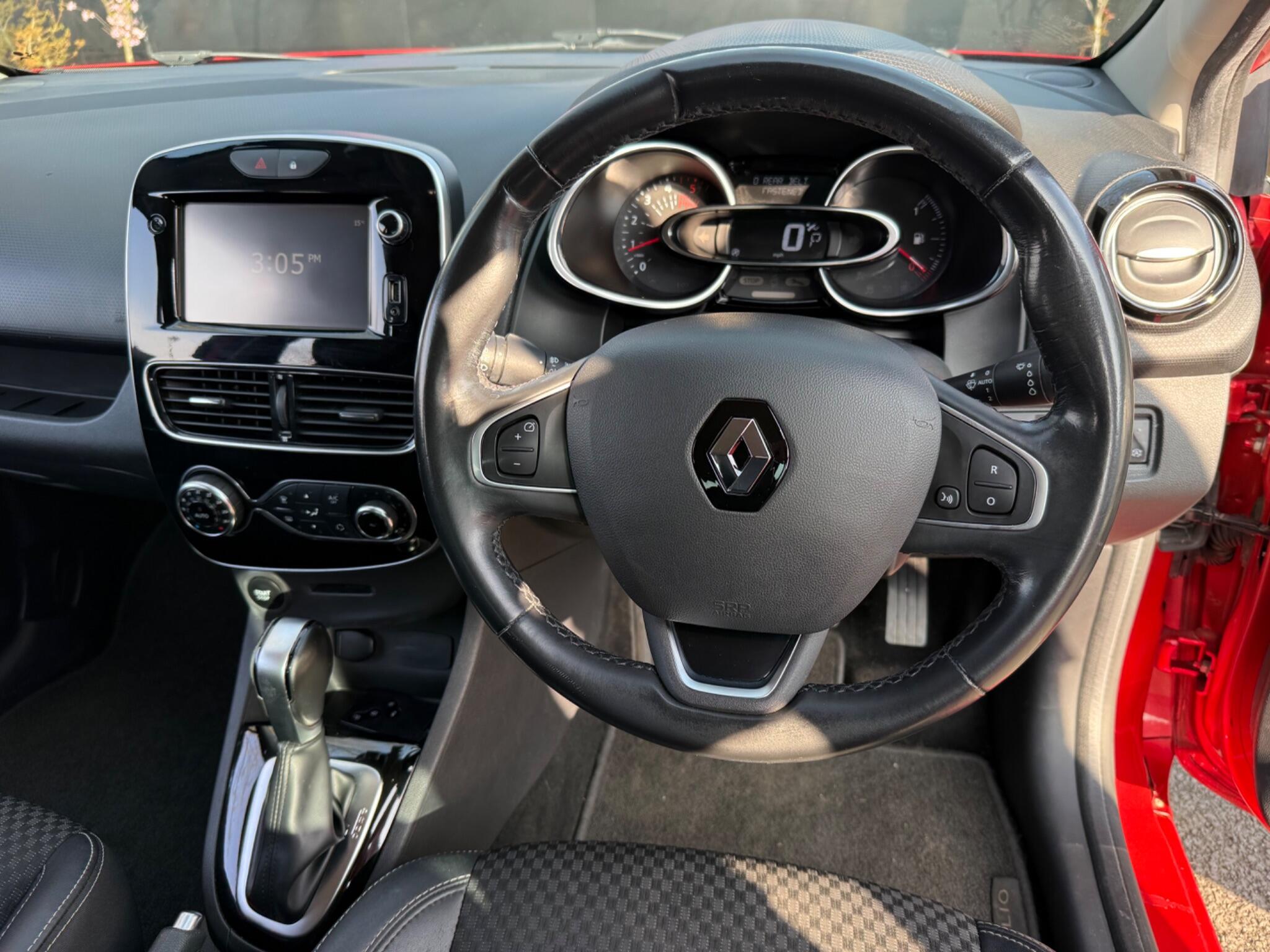 Renault Clio - Image 35
