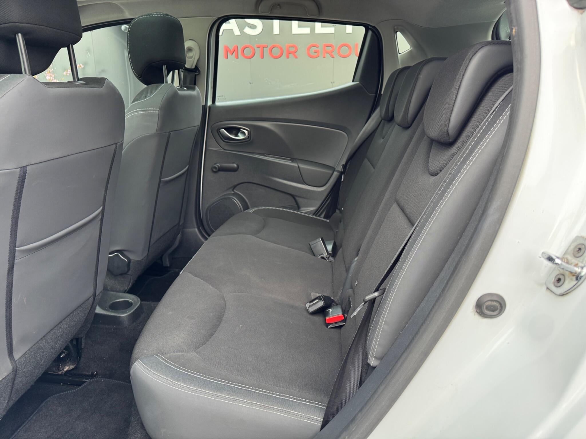 Renault Clio - Image 23