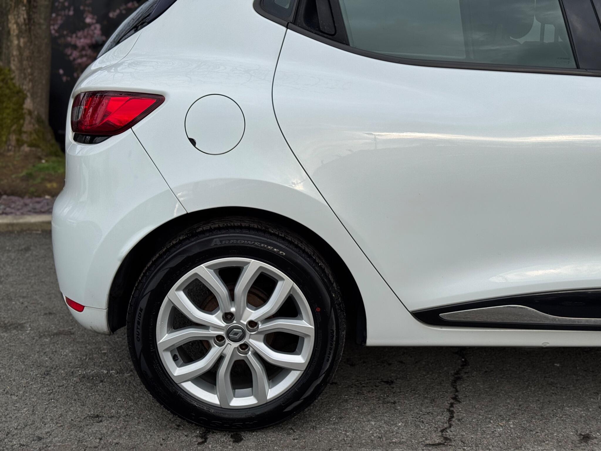 Renault Clio - Image 53