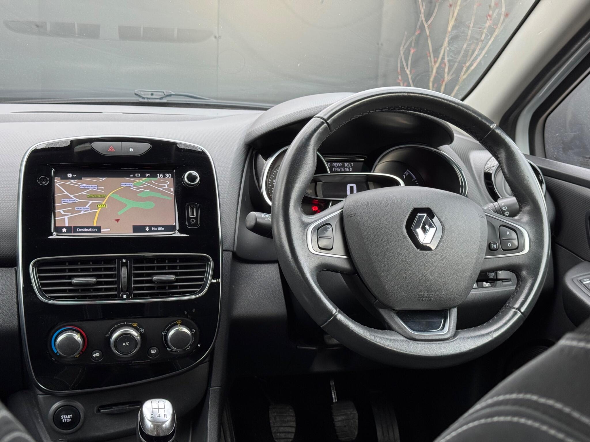 Renault Clio - Image 25
