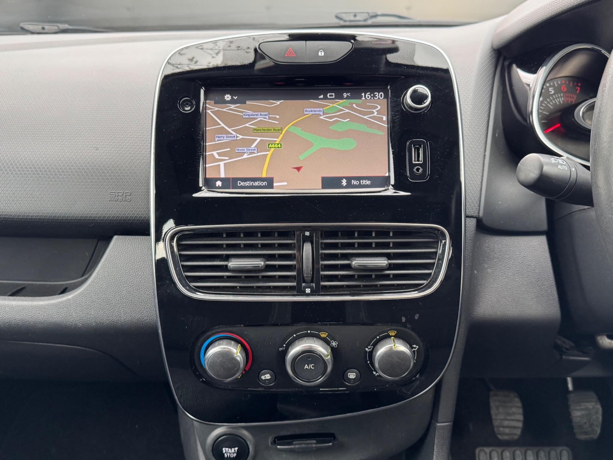 Renault Clio - Image 26