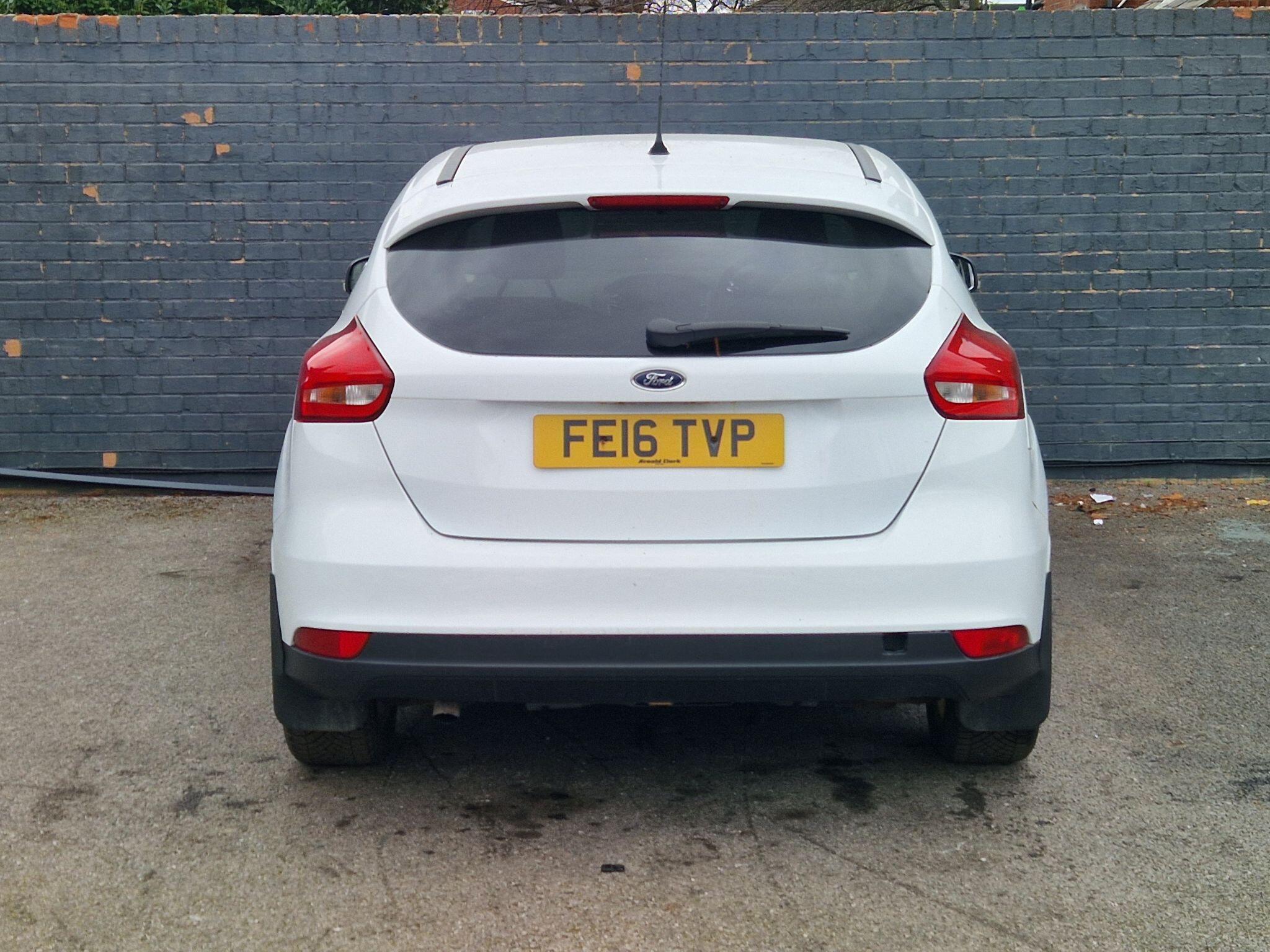 Ford Focus - Image 9