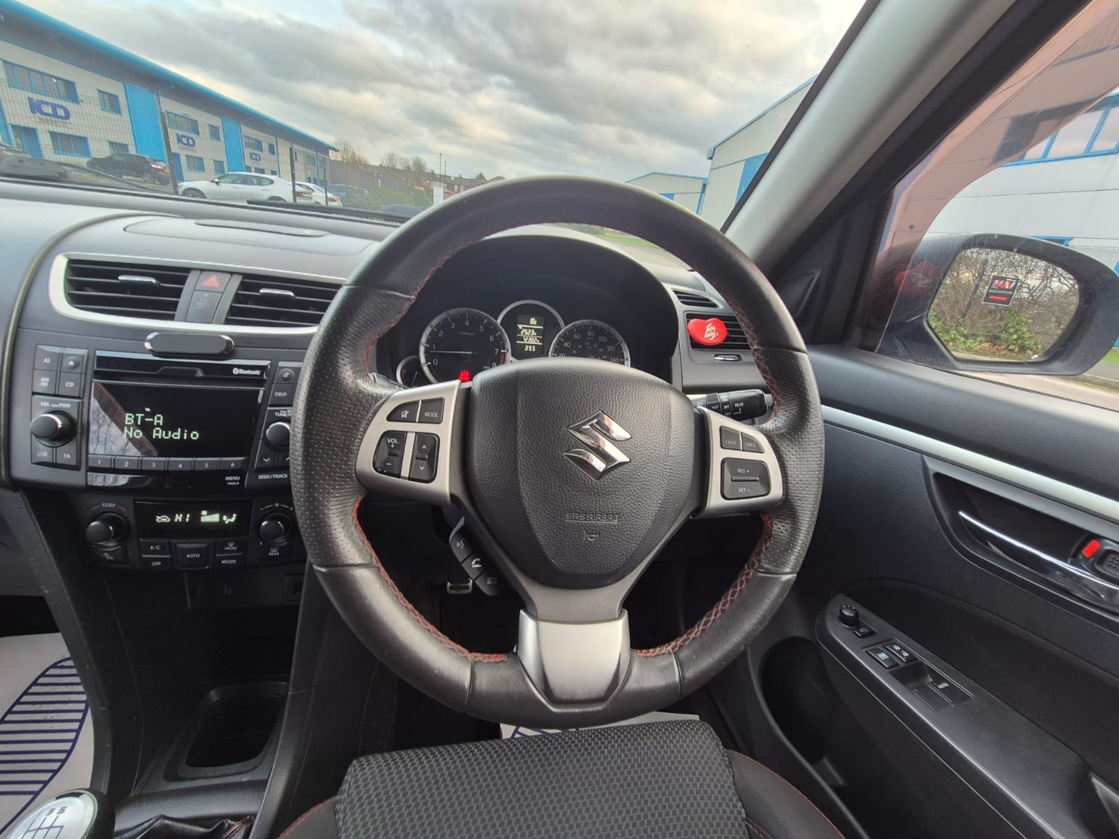 Suzuki Swift - Image 30