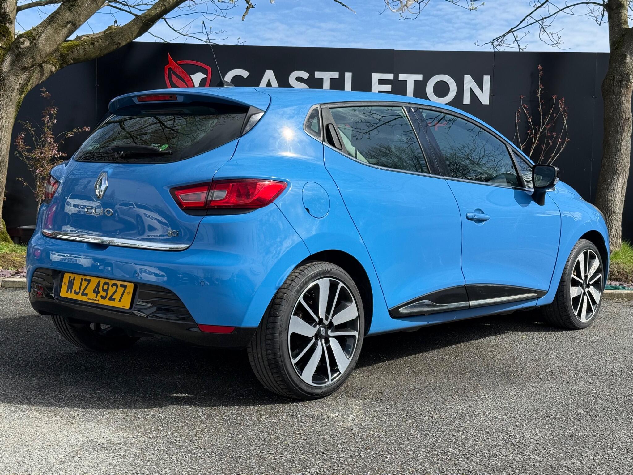 Renault Clio - Image 15