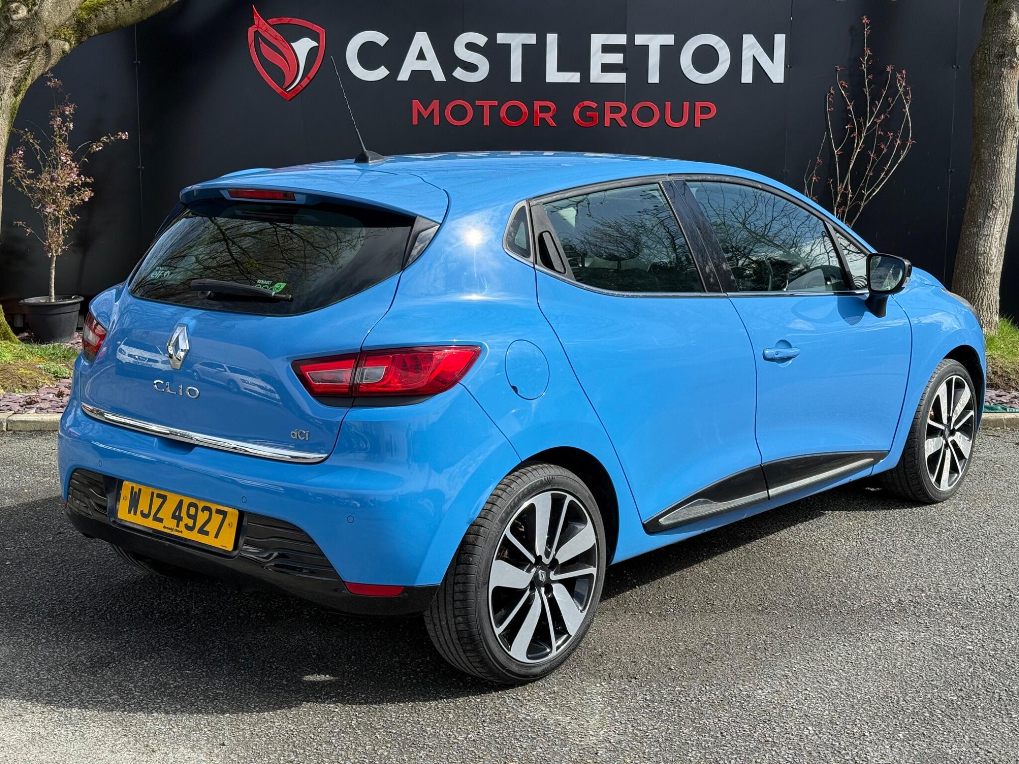 Renault Clio - Image 16