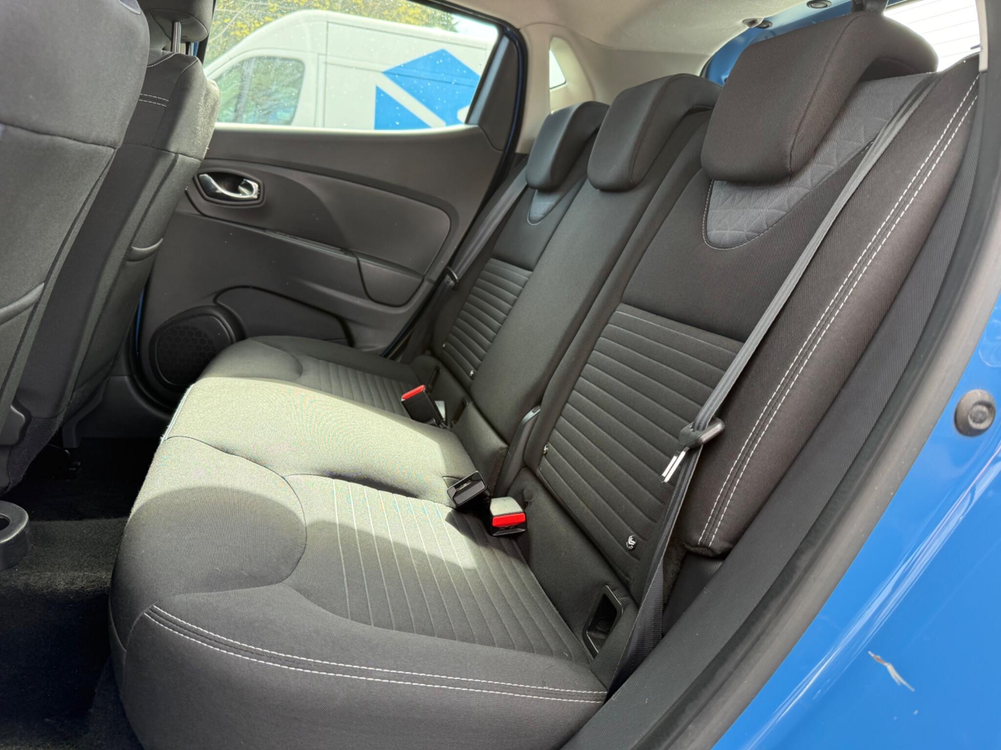 Renault Clio - Image 23