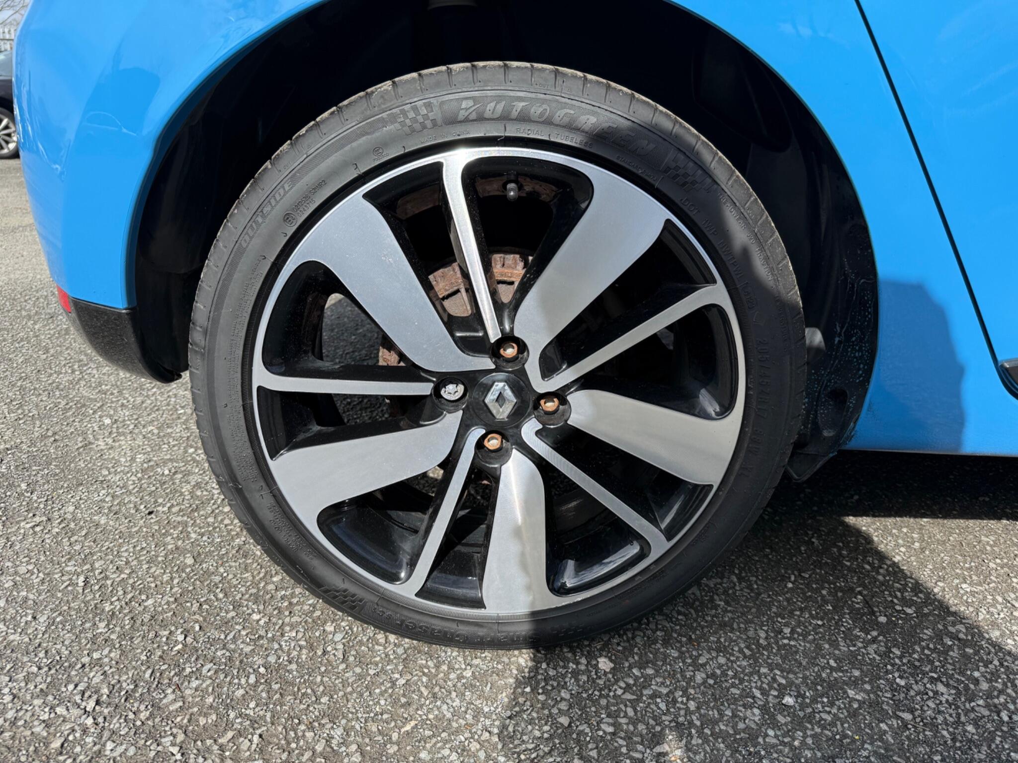 Renault Clio - Image 34