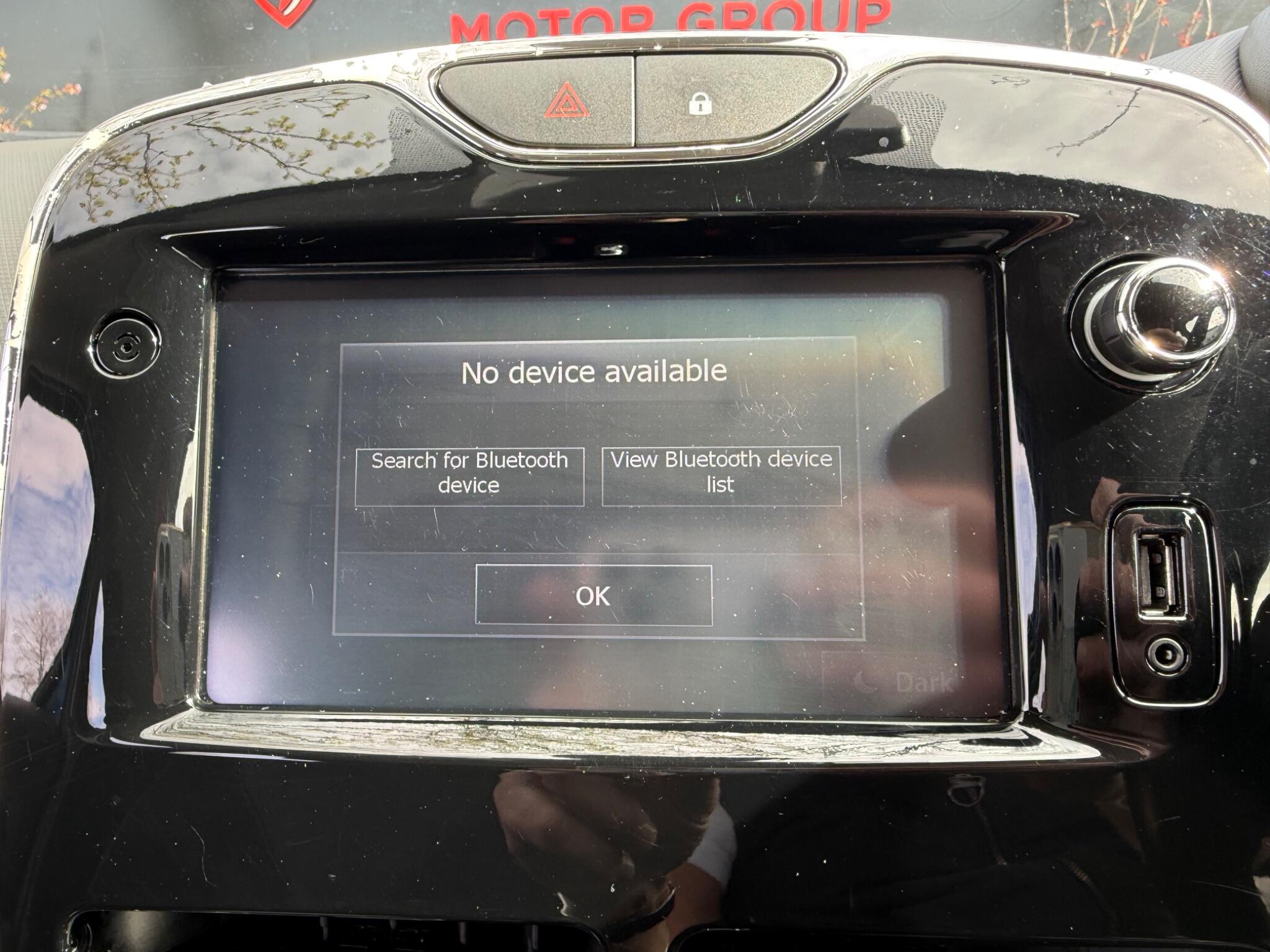 Renault Clio - Image 38