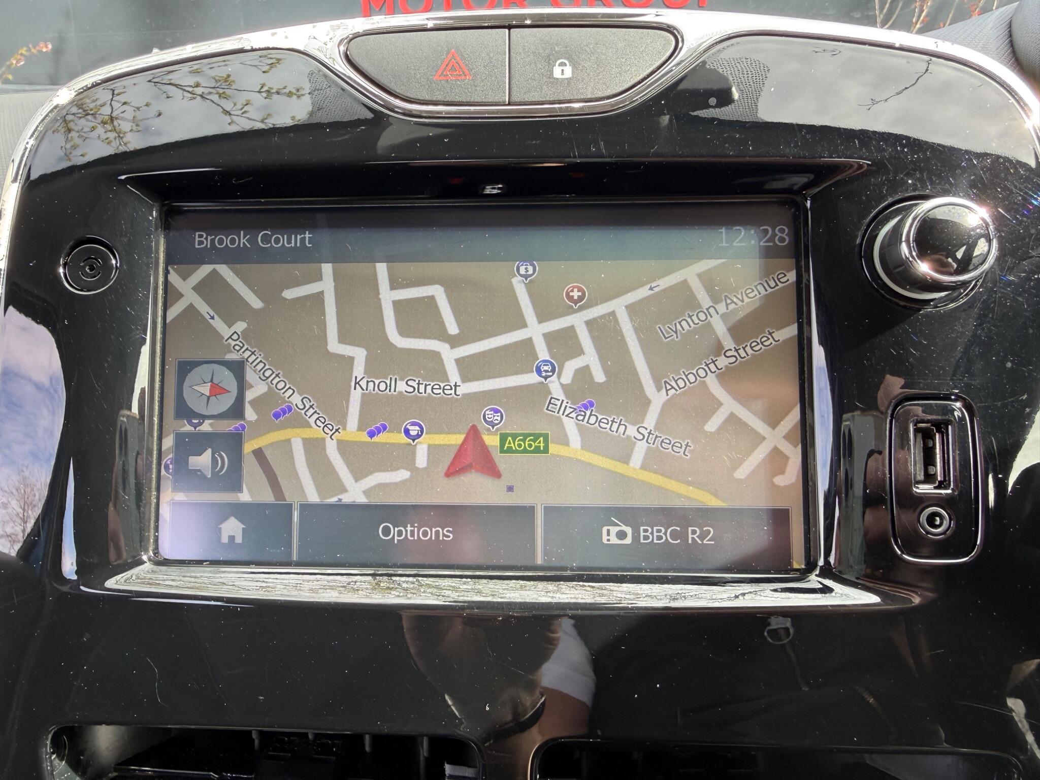 Renault Clio - Image 53