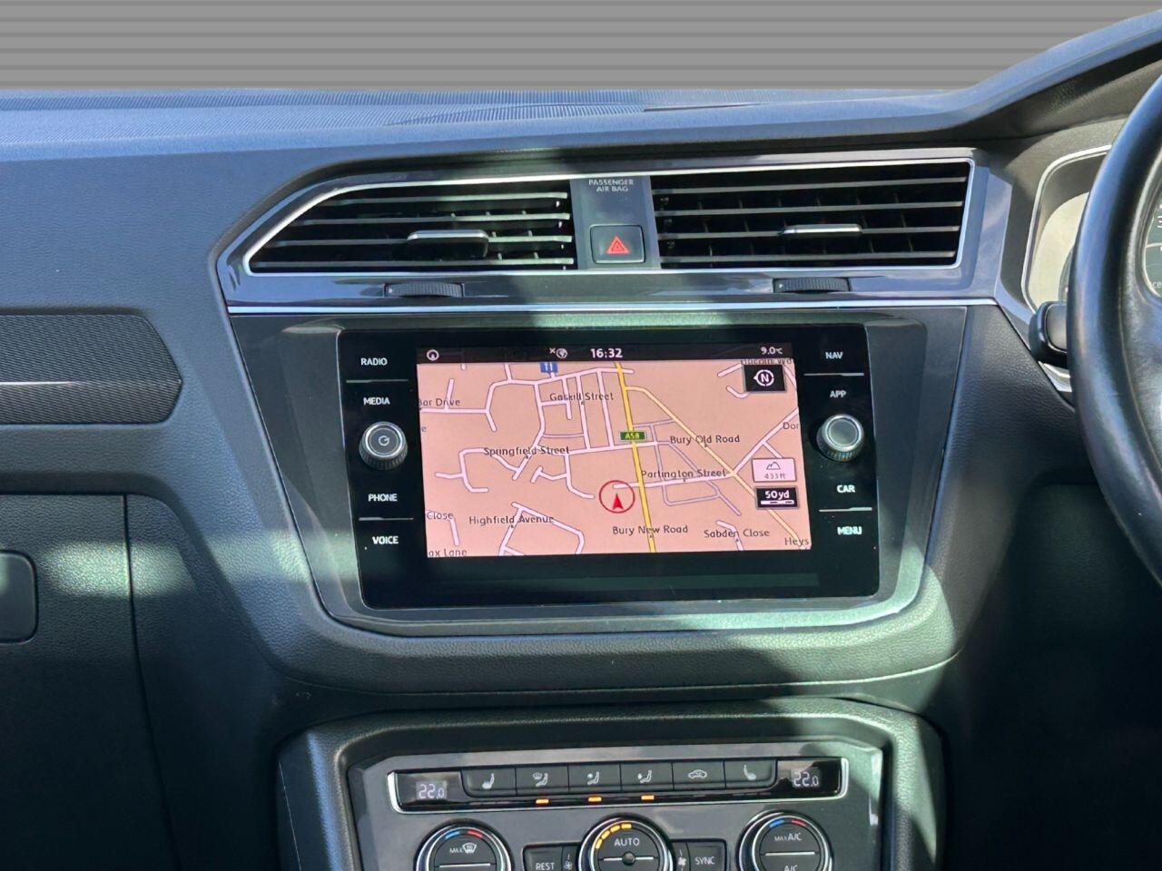 Volkswagen Tiguan - Image 16