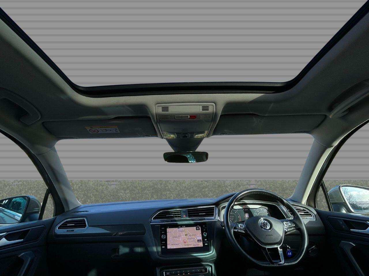 Volkswagen Tiguan - Image 23