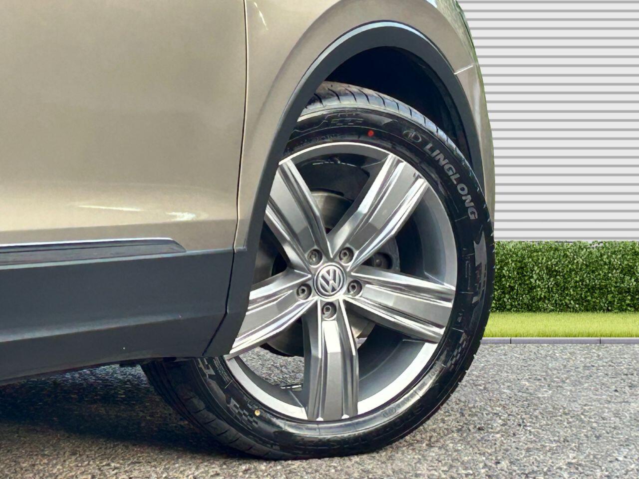 Volkswagen Tiguan - Image 26