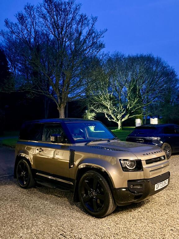 Land Rover Defender 90