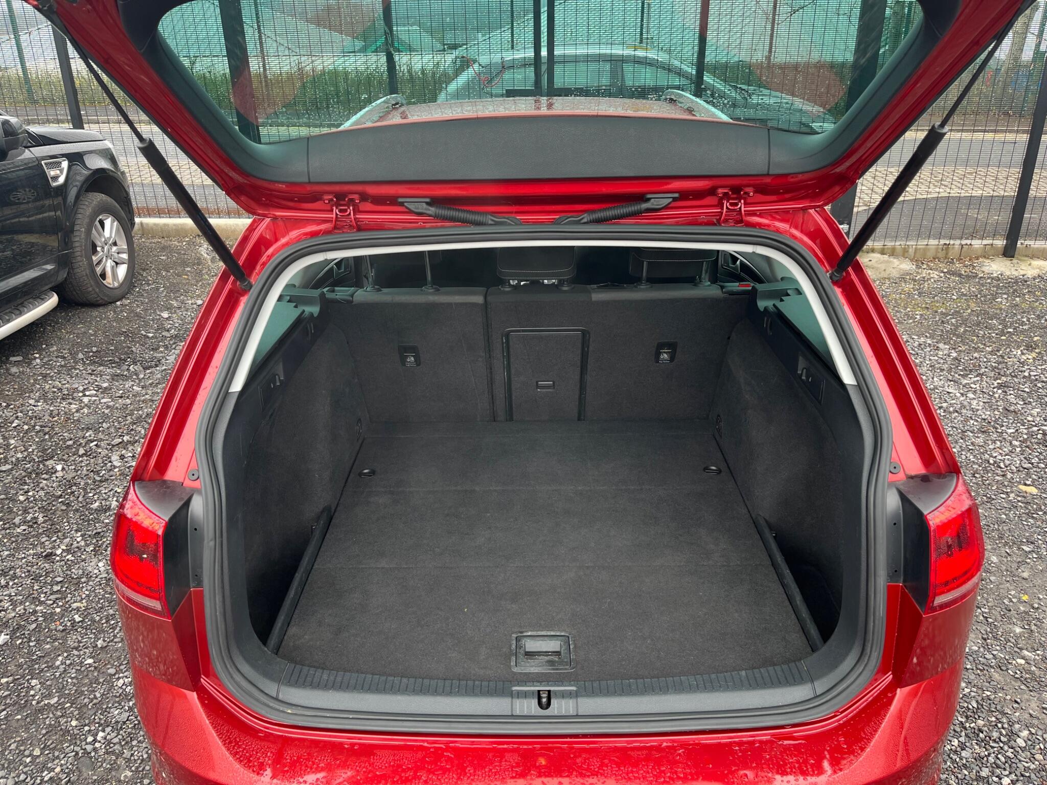 Volkswagen Golf - Image 13