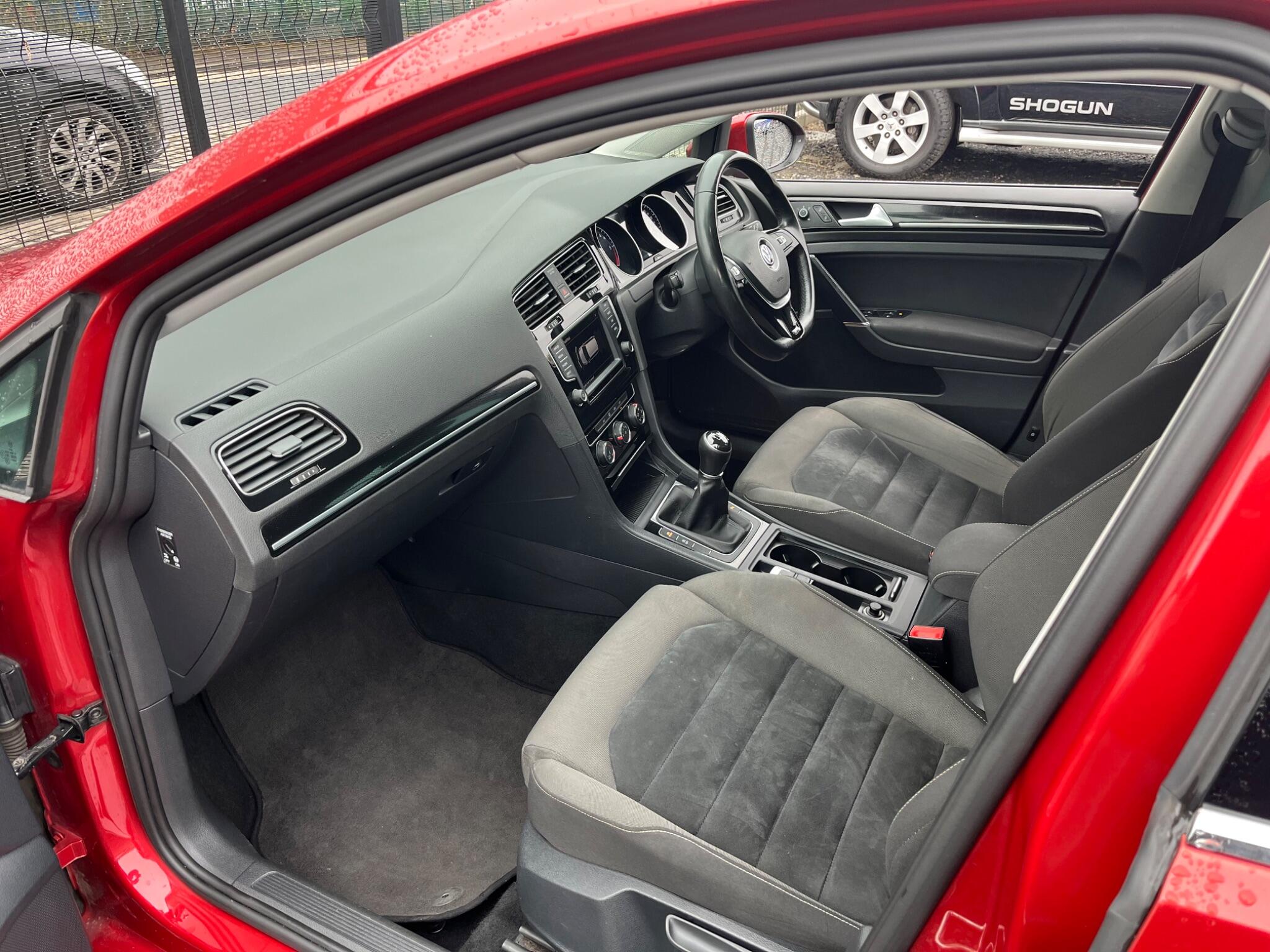 Volkswagen Golf - Image 17