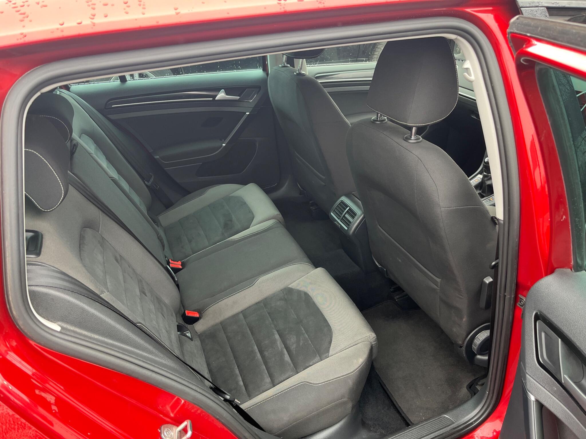 Volkswagen Golf - Image 22