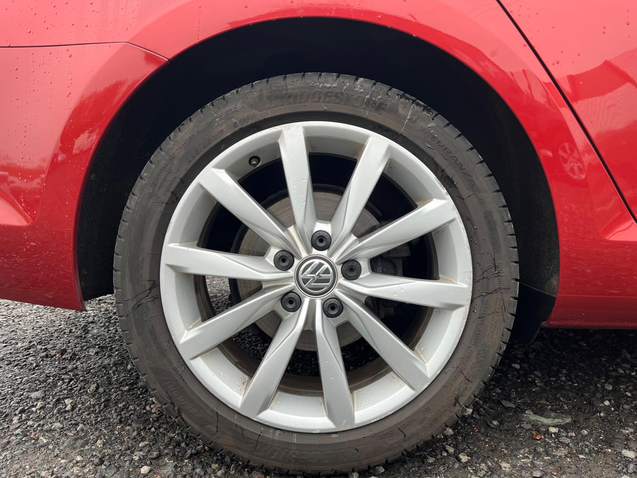 Volkswagen Golf - Image 24